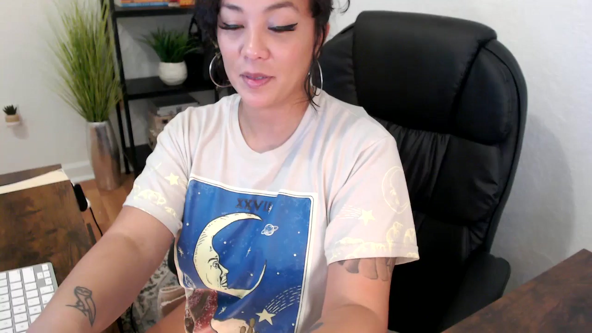 Gallery image thumbnail from MickaylaMinx's myfreecams stream on, 12/05/2024, 19:18 image 1 of 20