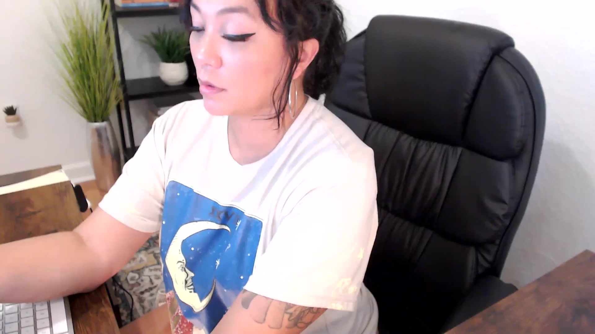 Gallery image thumbnail from MickaylaMinx's myfreecams stream on, 12/05/2024, 19:18 image 19 of 20