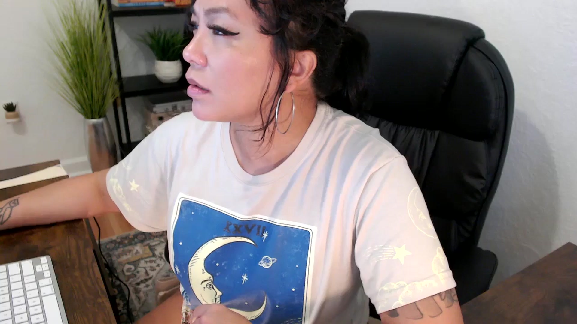 Gallery image thumbnail from MickaylaMinx's myfreecams stream on, 12/05/2024, 19:18 image 4 of 20