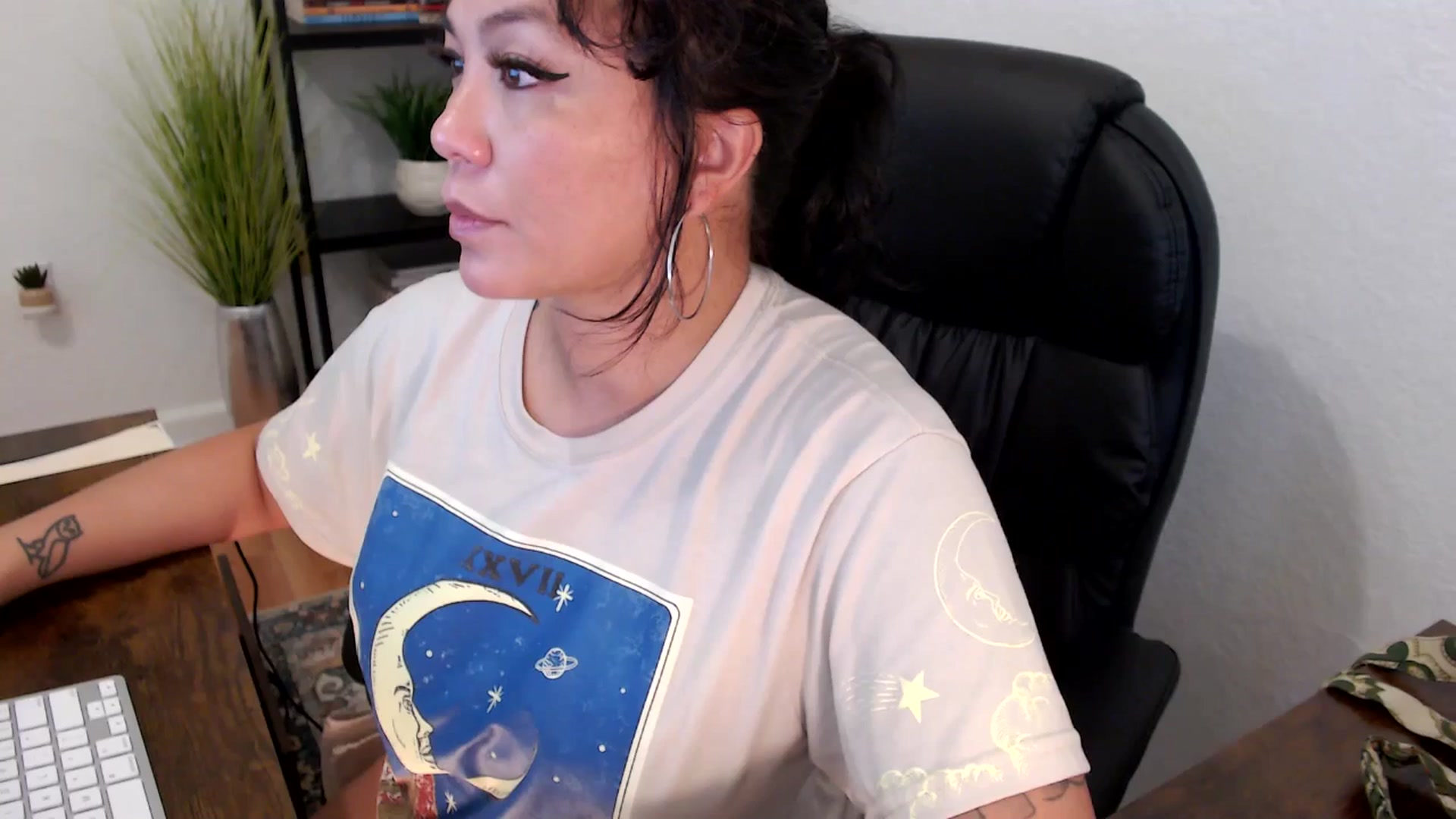 Gallery image thumbnail from MickaylaMinx's myfreecams stream on, 12/05/2024, 21:06 image 16 of 20