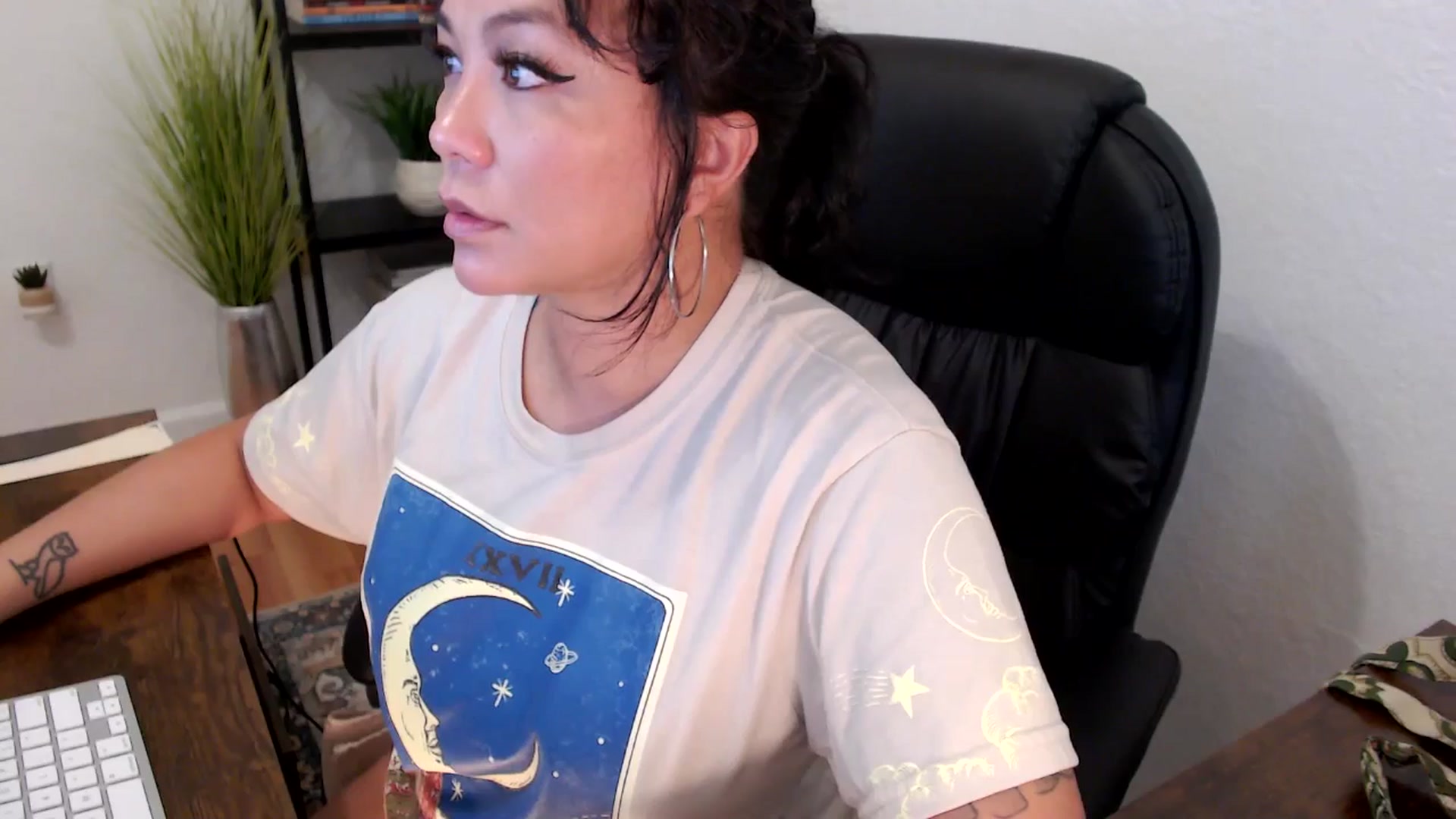 Gallery image thumbnail from MickaylaMinx's myfreecams stream on, 12/05/2024, 21:06 image 15 of 20