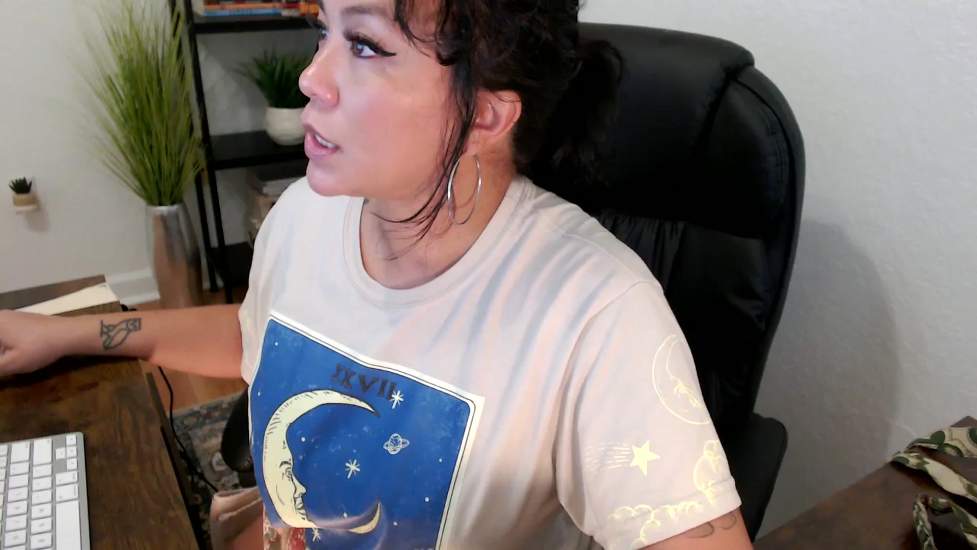 Gallery image thumbnail from MickaylaMinx's myfreecams stream on, 12/05/2024, 21:06 image 14 of 20