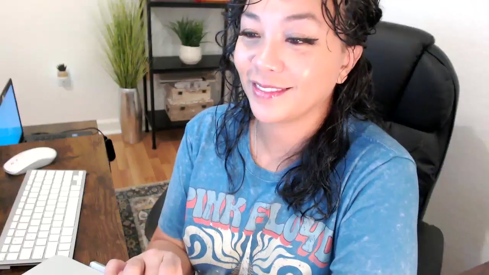 Gallery image thumbnail from MickaylaMinx's myfreecams stream on, 12/09/2024, 16:07 image 2 of 20