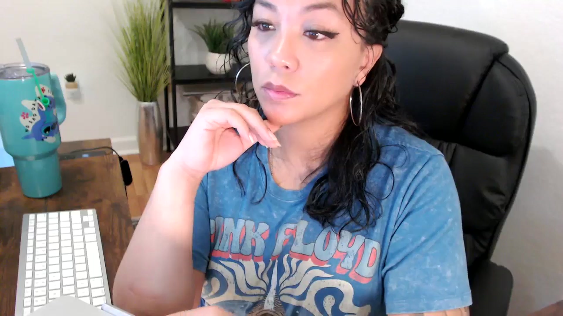 Gallery image thumbnail from MickaylaMinx's myfreecams stream on, 12/09/2024, 16:07 image 17 of 20