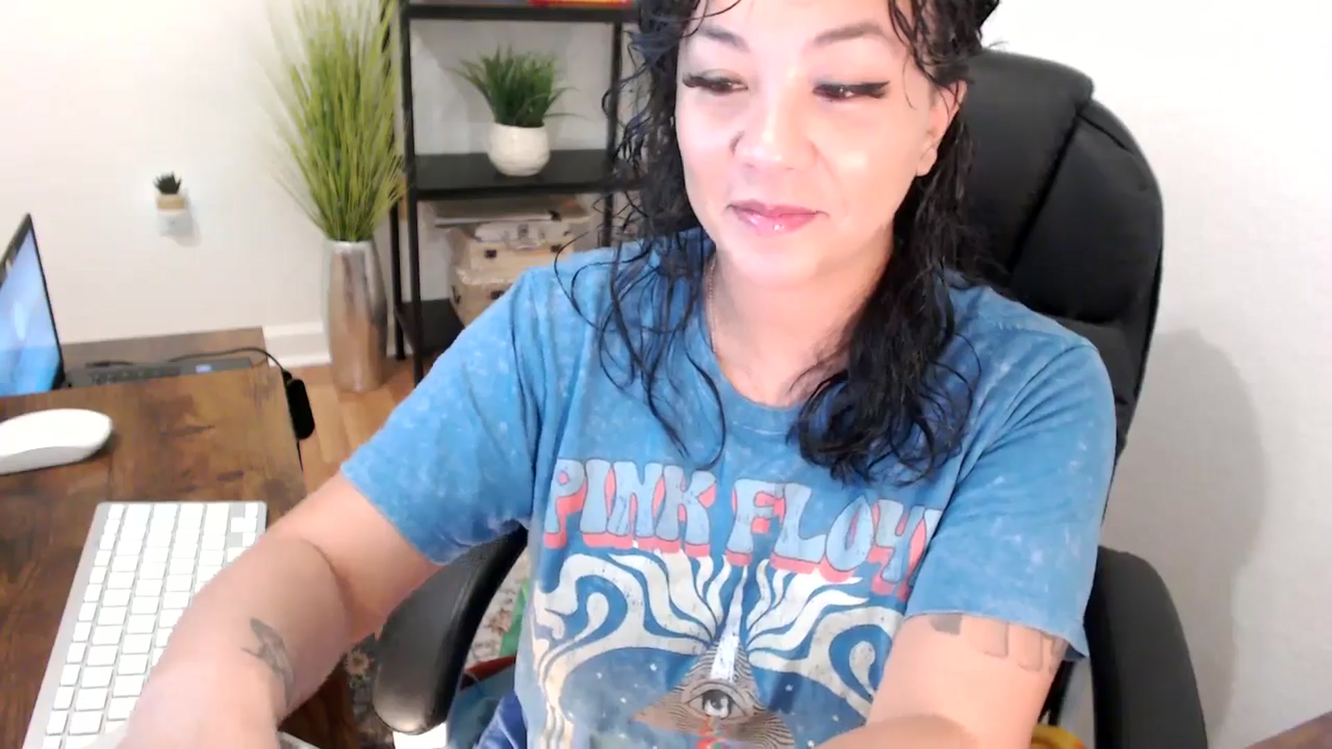 Gallery image thumbnail from MickaylaMinx's myfreecams stream on, 12/09/2024, 16:07 image 4 of 20