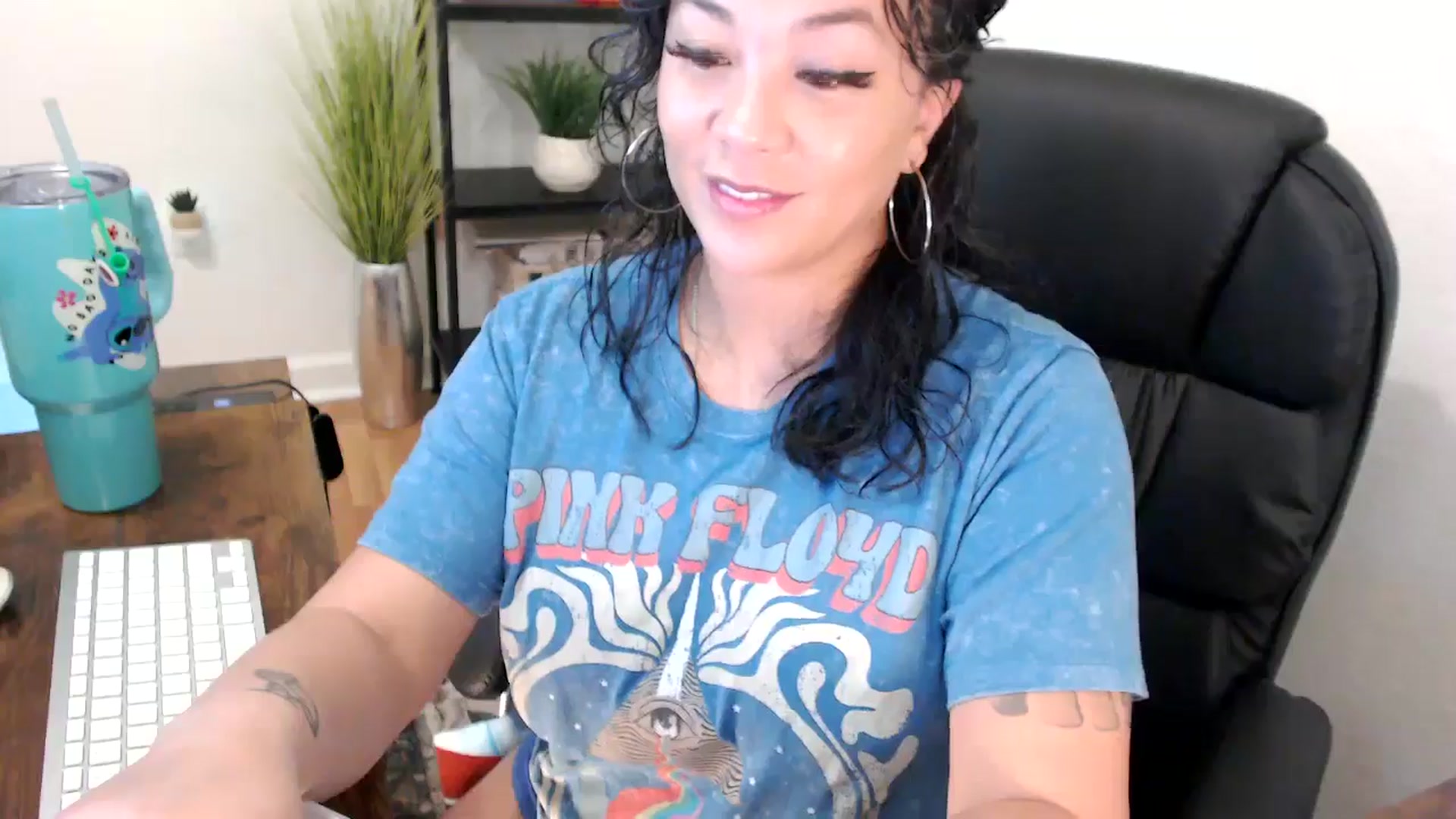 Gallery image thumbnail from MickaylaMinx's myfreecams stream on, 12/09/2024, 16:07 image 14 of 20