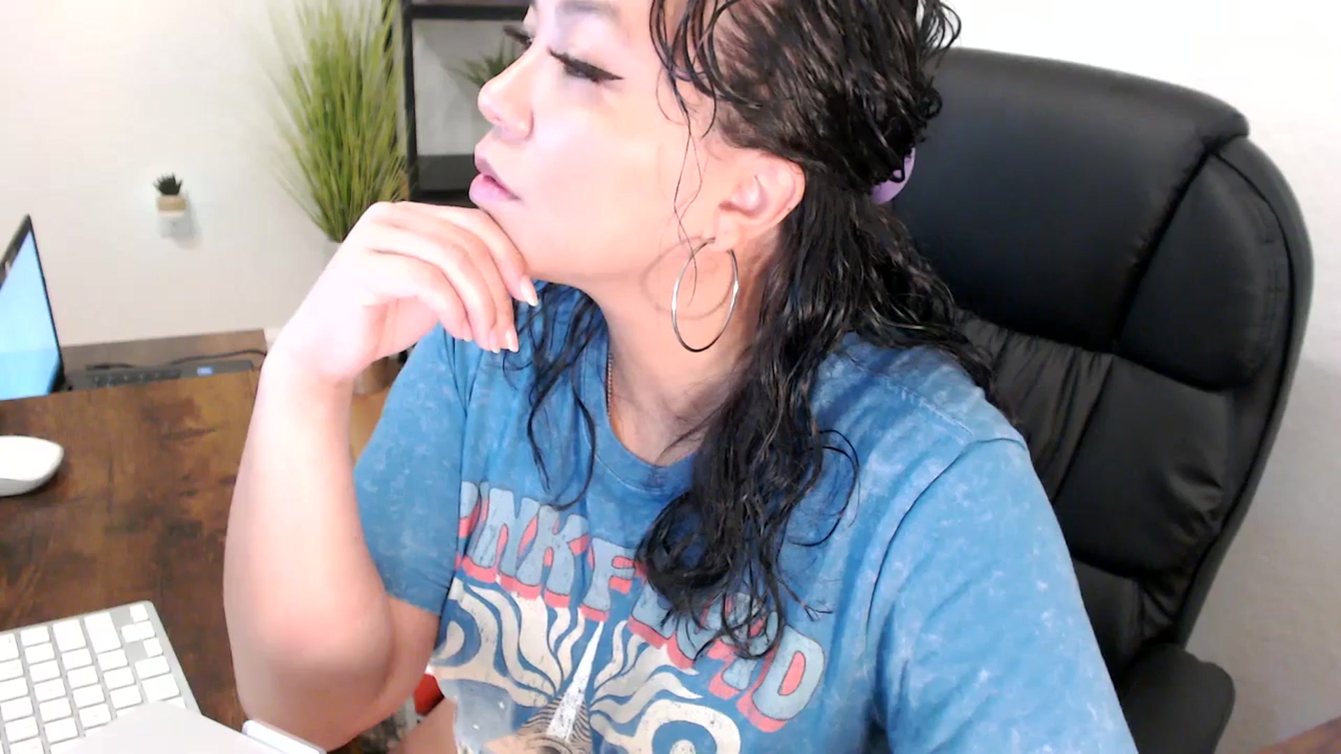 Gallery image thumbnail from MickaylaMinx's myfreecams stream on, 12/09/2024, 16:07 image 9 of 20