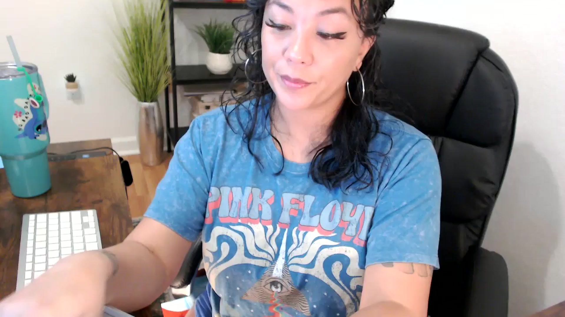 Gallery image thumbnail from MickaylaMinx's myfreecams stream on, 12/09/2024, 16:07 image 20 of 20