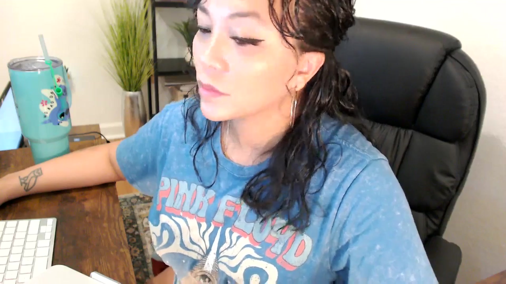 Gallery image thumbnail from MickaylaMinx's myfreecams stream on, 12/09/2024, 16:20 image 11 of 20