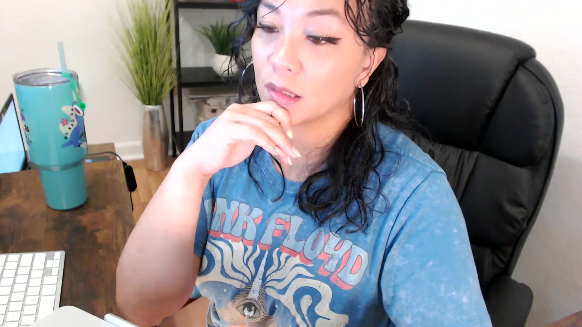 Gallery image thumbnail from MickaylaMinx's myfreecams stream on, 12/09/2024, 16:20 image 4 of 20