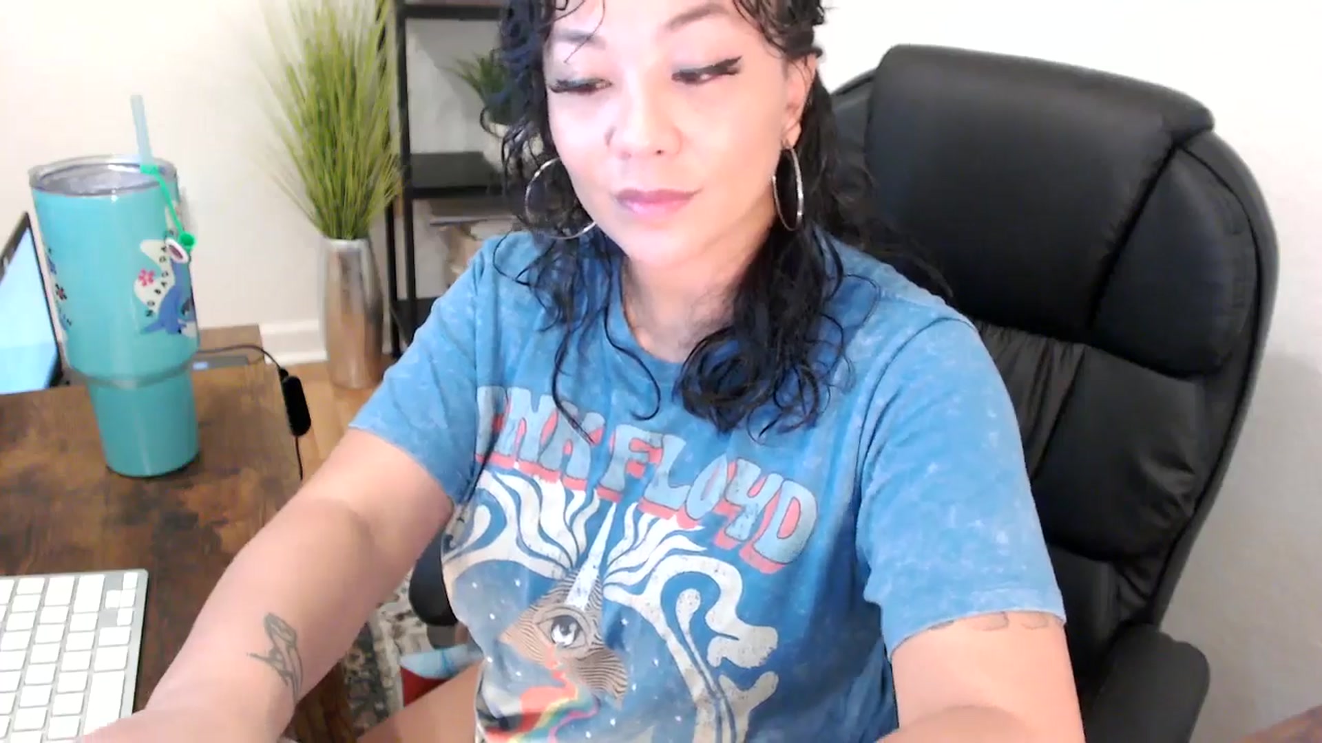 Gallery image thumbnail from MickaylaMinx's myfreecams stream on, 12/09/2024, 16:20 image 5 of 20