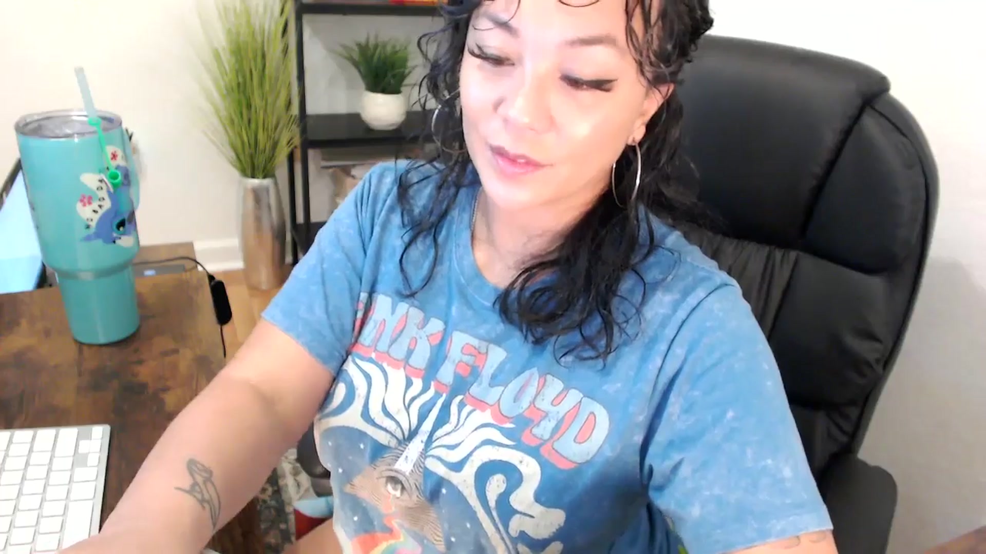 Gallery image thumbnail from MickaylaMinx's myfreecams stream on, 12/09/2024, 16:20 image 13 of 20