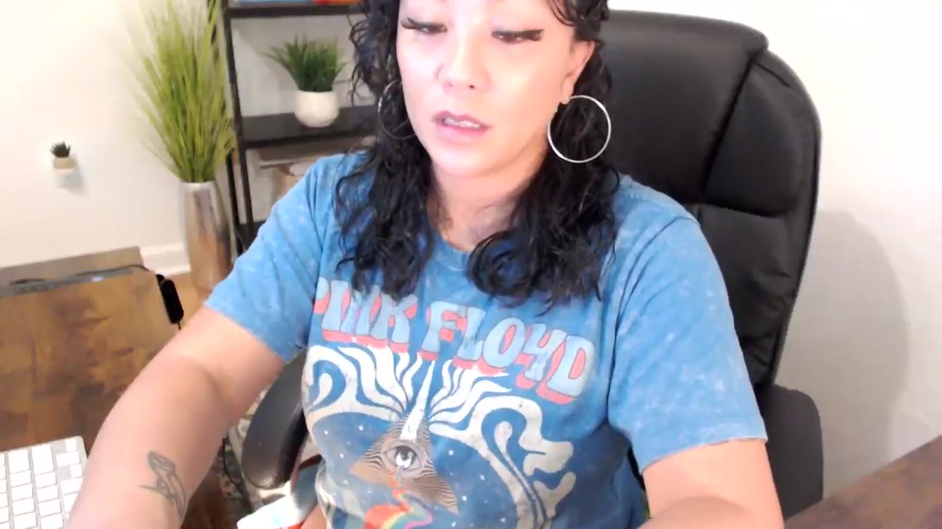 Gallery image thumbnail from MickaylaMinx's myfreecams stream on, 12/09/2024, 17:37 image 12 of 20