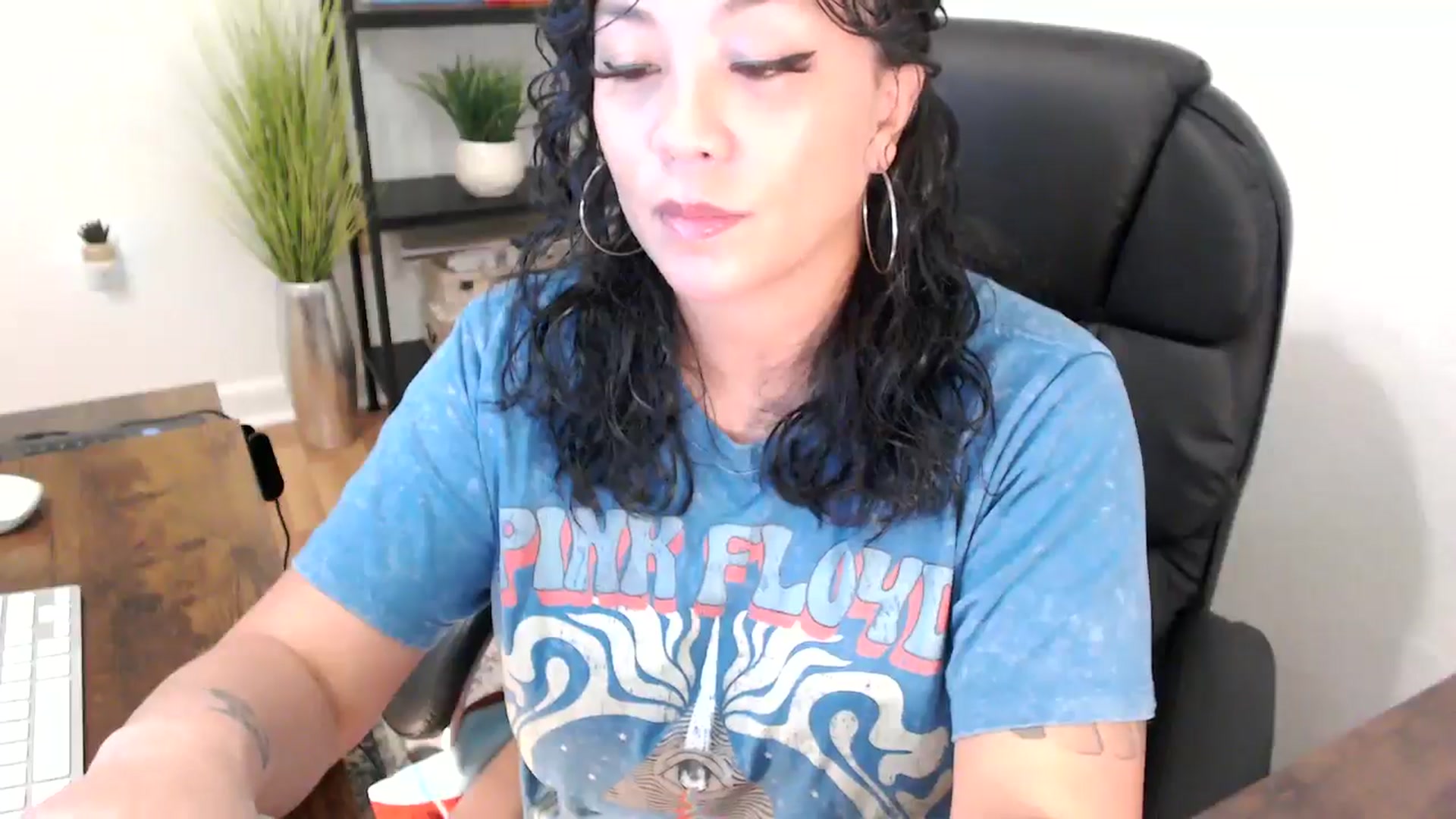 Gallery image thumbnail from MickaylaMinx's myfreecams stream on, 12/09/2024, 17:37 image 2 of 20