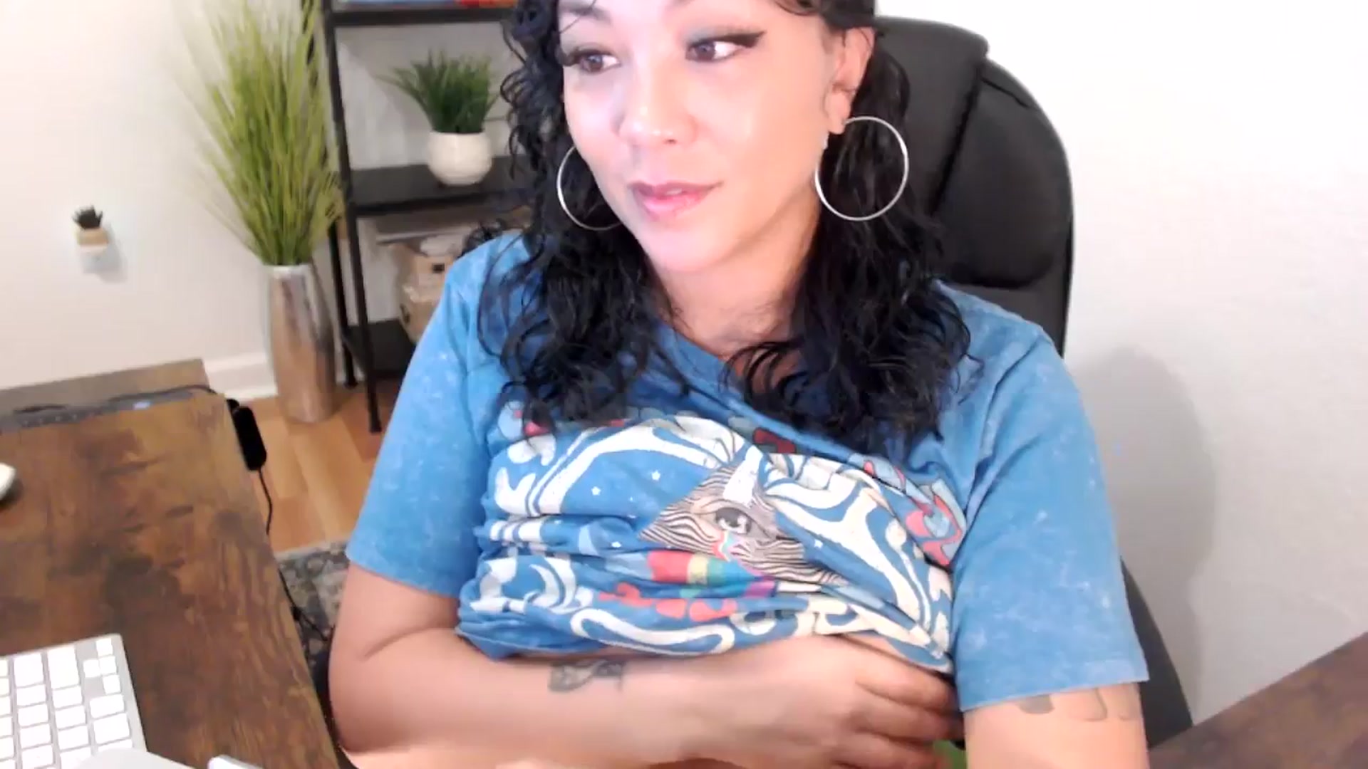 Gallery image thumbnail from MickaylaMinx's myfreecams stream on, 12/09/2024, 17:37 image 6 of 20