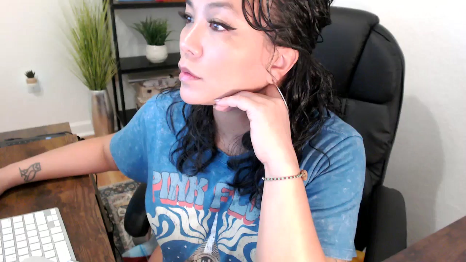 Gallery image thumbnail from MickaylaMinx's myfreecams stream on, 12/09/2024, 18:41 image 1 of 20