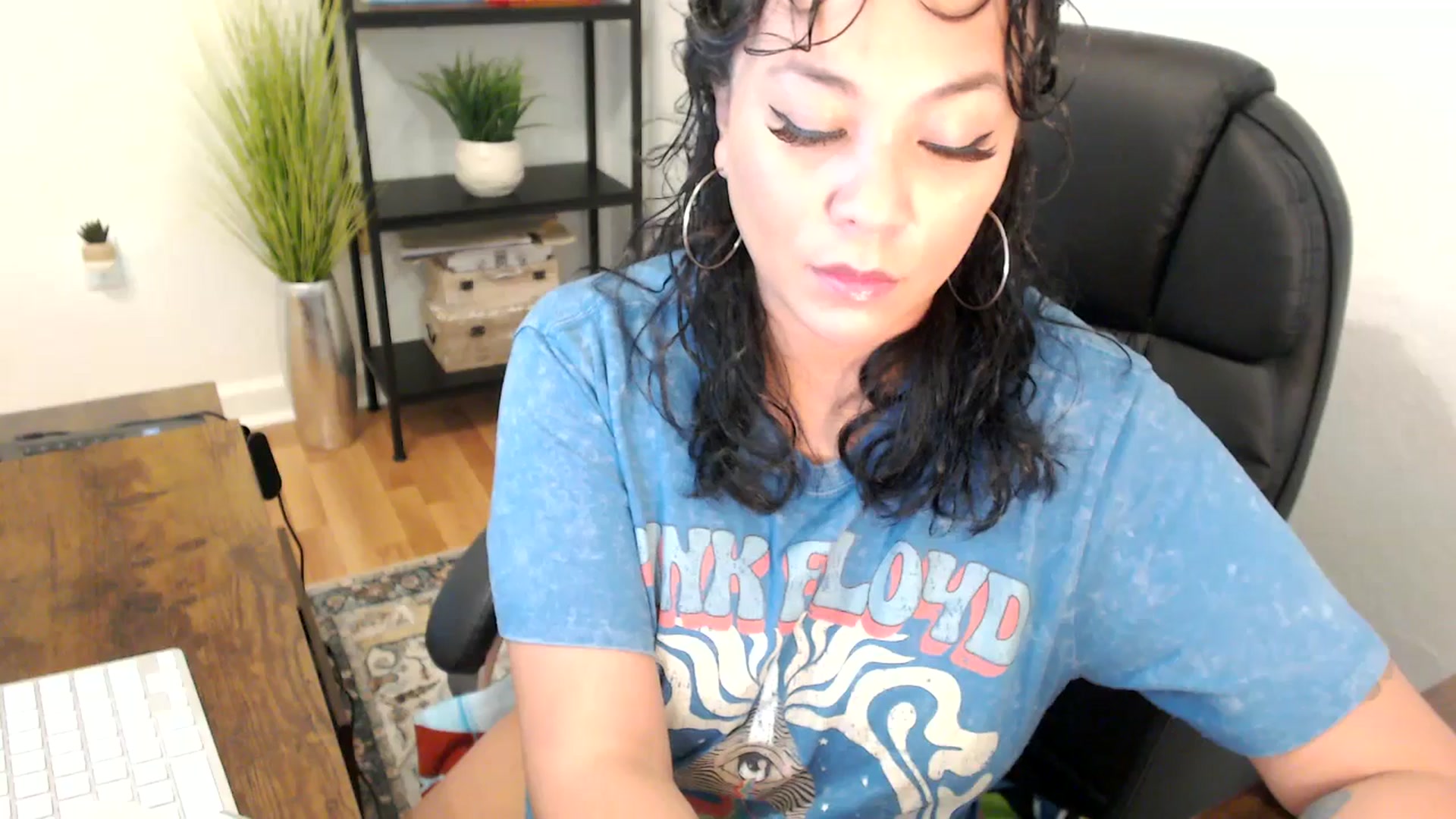 Gallery image thumbnail from MickaylaMinx's myfreecams stream on, 12/09/2024, 18:41 image 18 of 20
