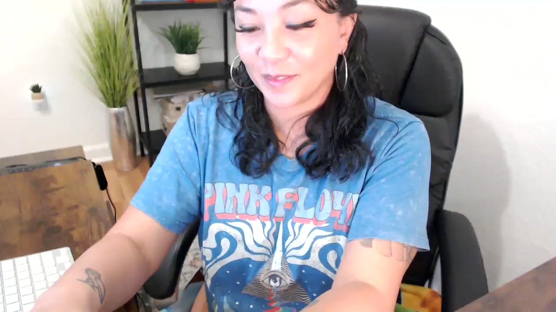 Gallery image thumbnail from MickaylaMinx's myfreecams stream on, 12/09/2024, 18:41 image 9 of 20