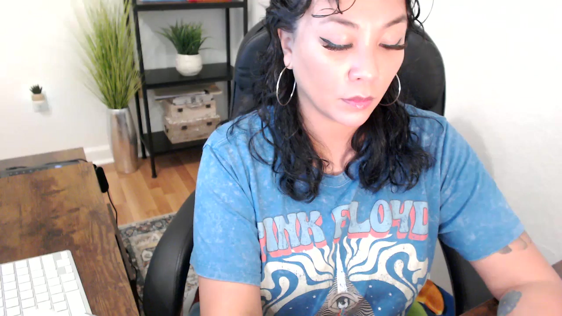 Gallery image thumbnail from MickaylaMinx's myfreecams stream on, 12/09/2024, 18:41 image 4 of 20