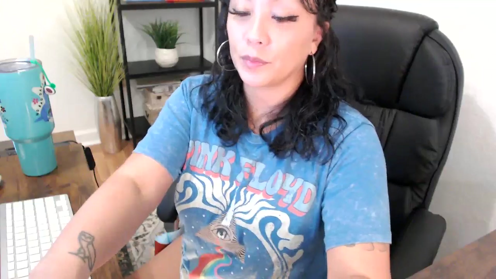 Gallery image thumbnail from MickaylaMinx's myfreecams stream on, 12/09/2024, 19:22 image 7 of 20