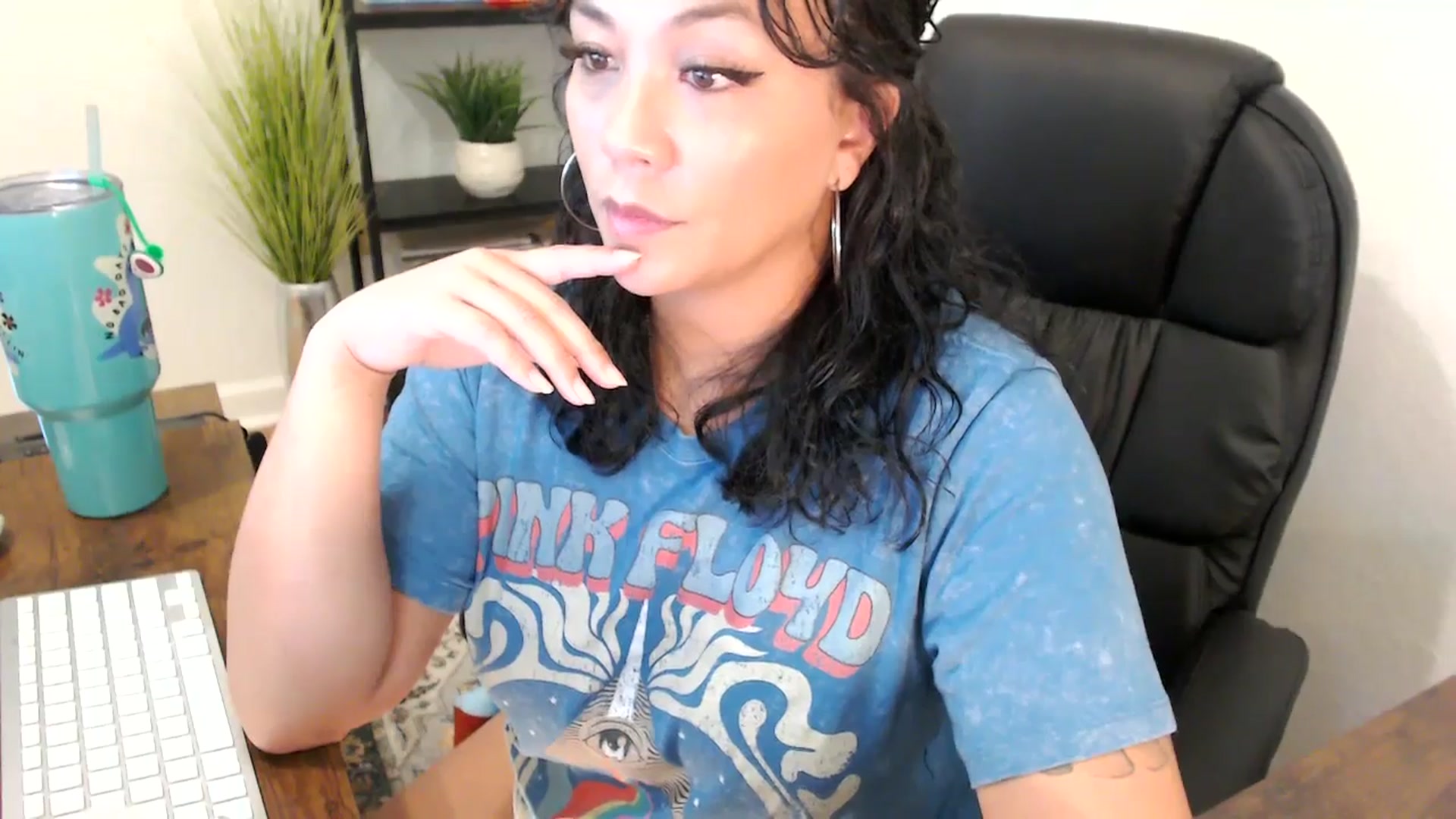 Gallery image thumbnail from MickaylaMinx's myfreecams stream on, 12/09/2024, 19:22 image 8 of 20