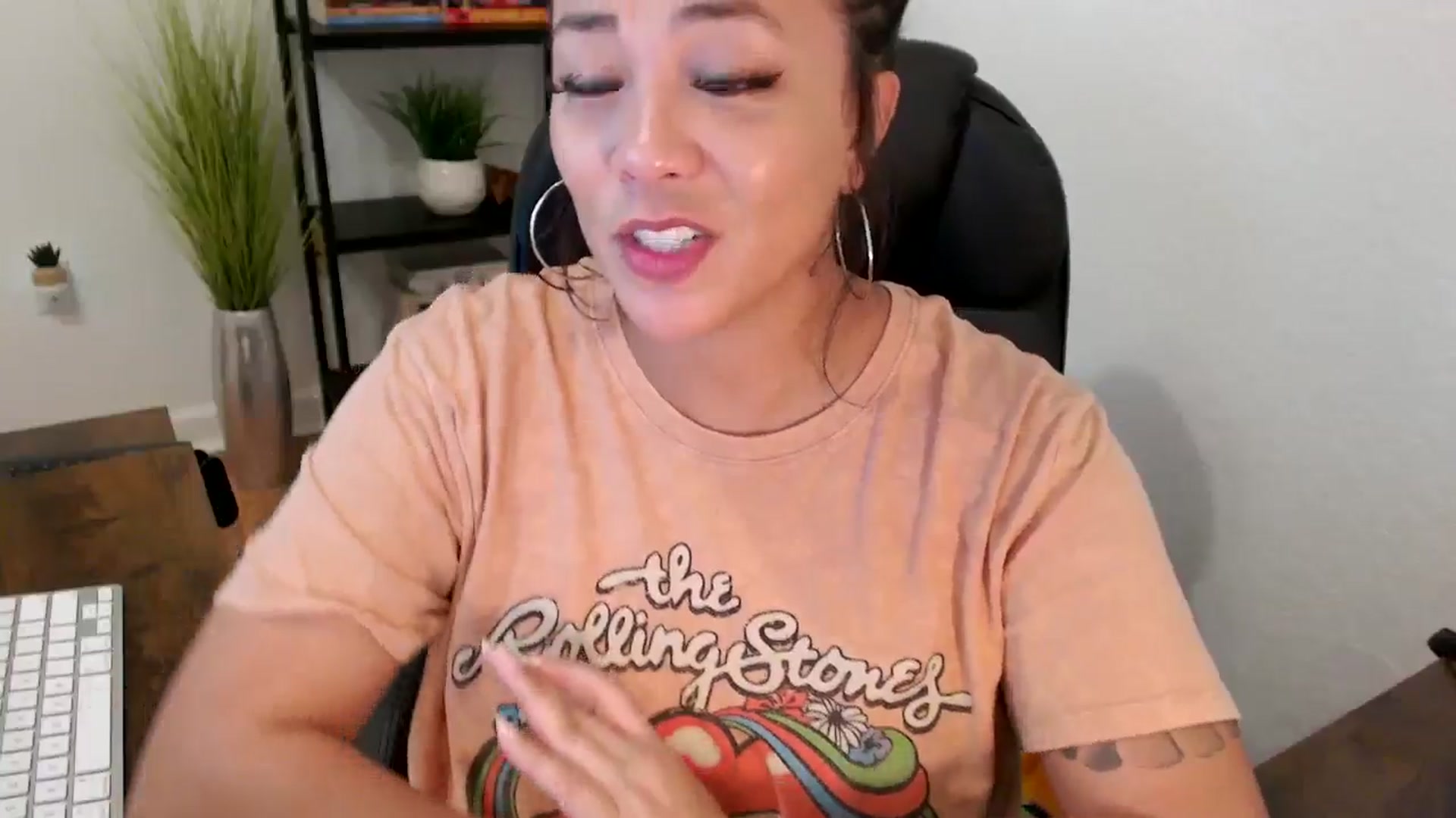 Gallery image thumbnail from MickaylaMinx's myfreecams stream on, 12/10/2024, 16:16 image 18 of 20