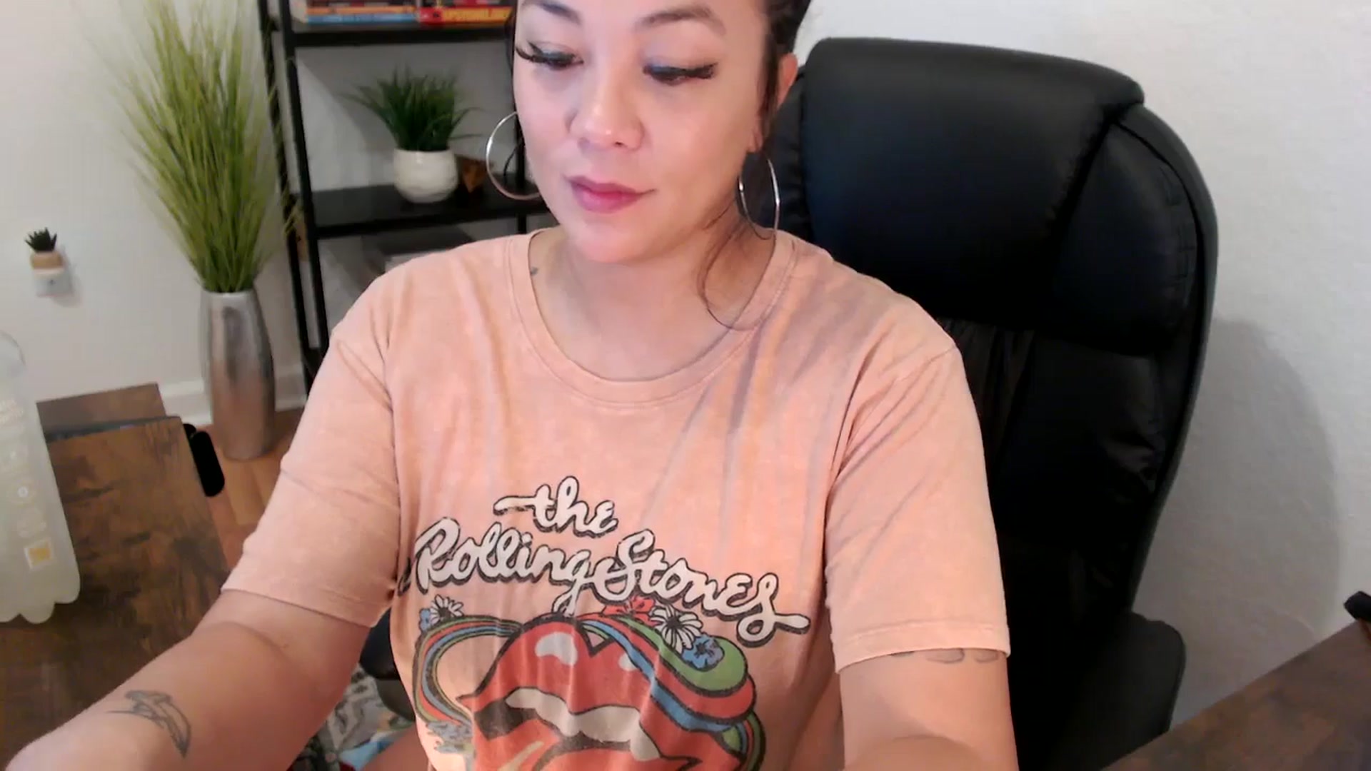 Gallery image thumbnail from MickaylaMinx's myfreecams stream on, 12/10/2024, 16:16 image 2 of 20