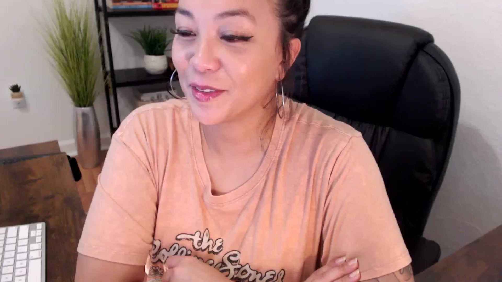 Gallery image thumbnail from MickaylaMinx's myfreecams stream on, 12/10/2024, 16:32 image 20 of 20