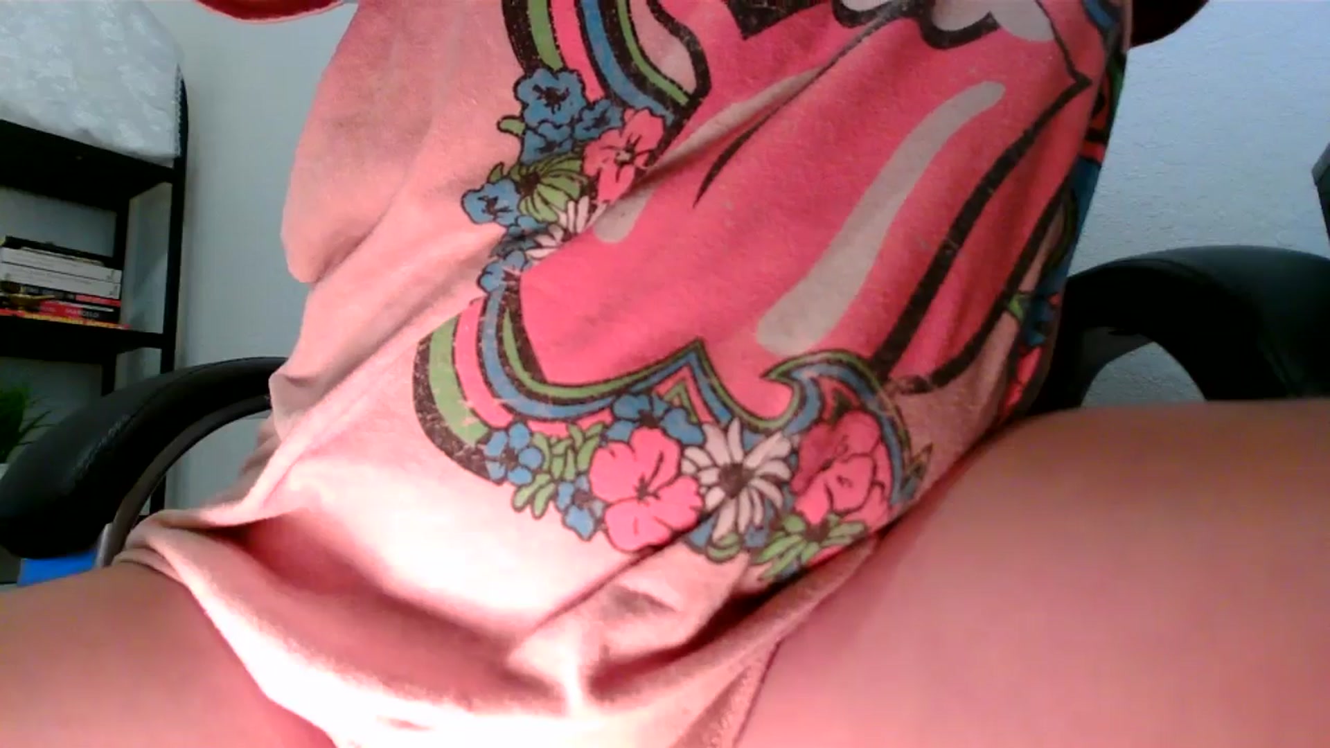 Gallery image thumbnail from MickaylaMinx's myfreecams stream on, 12/10/2024, 17:43 image 9 of 20