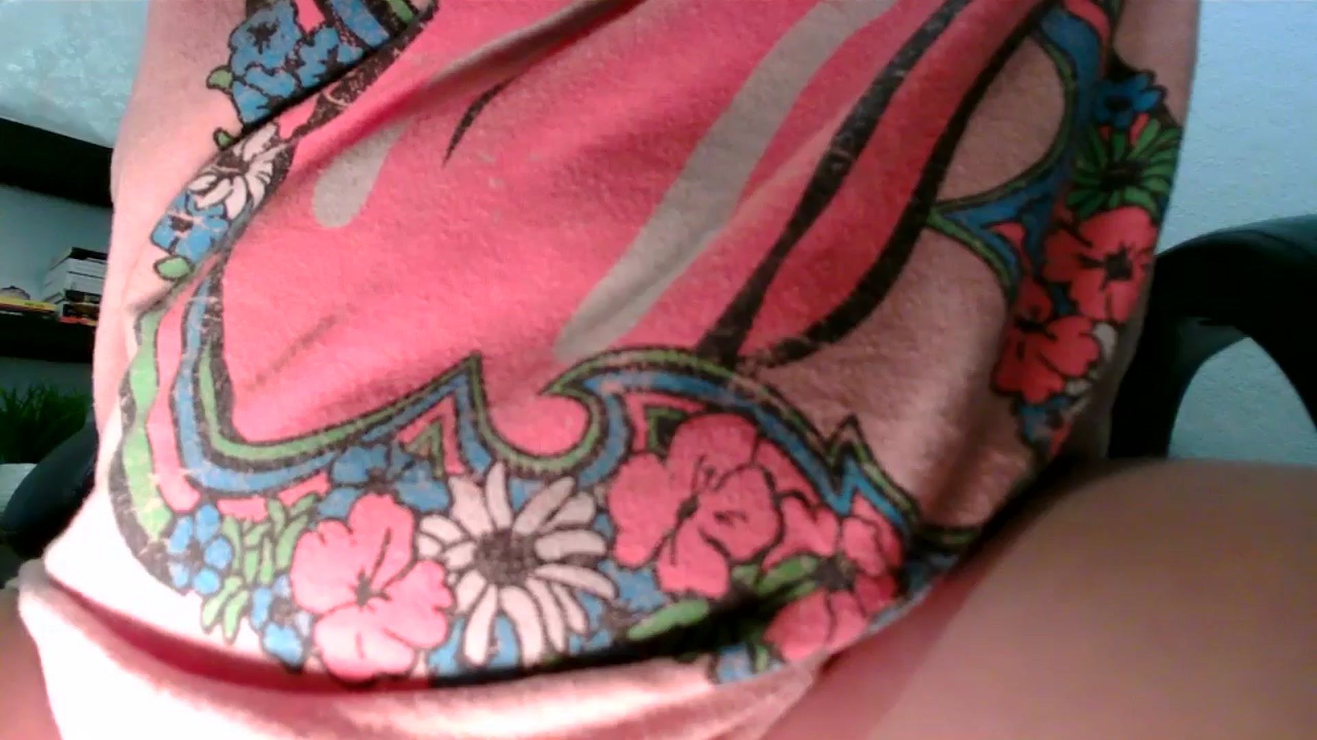 Gallery image thumbnail from MickaylaMinx's myfreecams stream on, 12/10/2024, 17:43 image 12 of 20