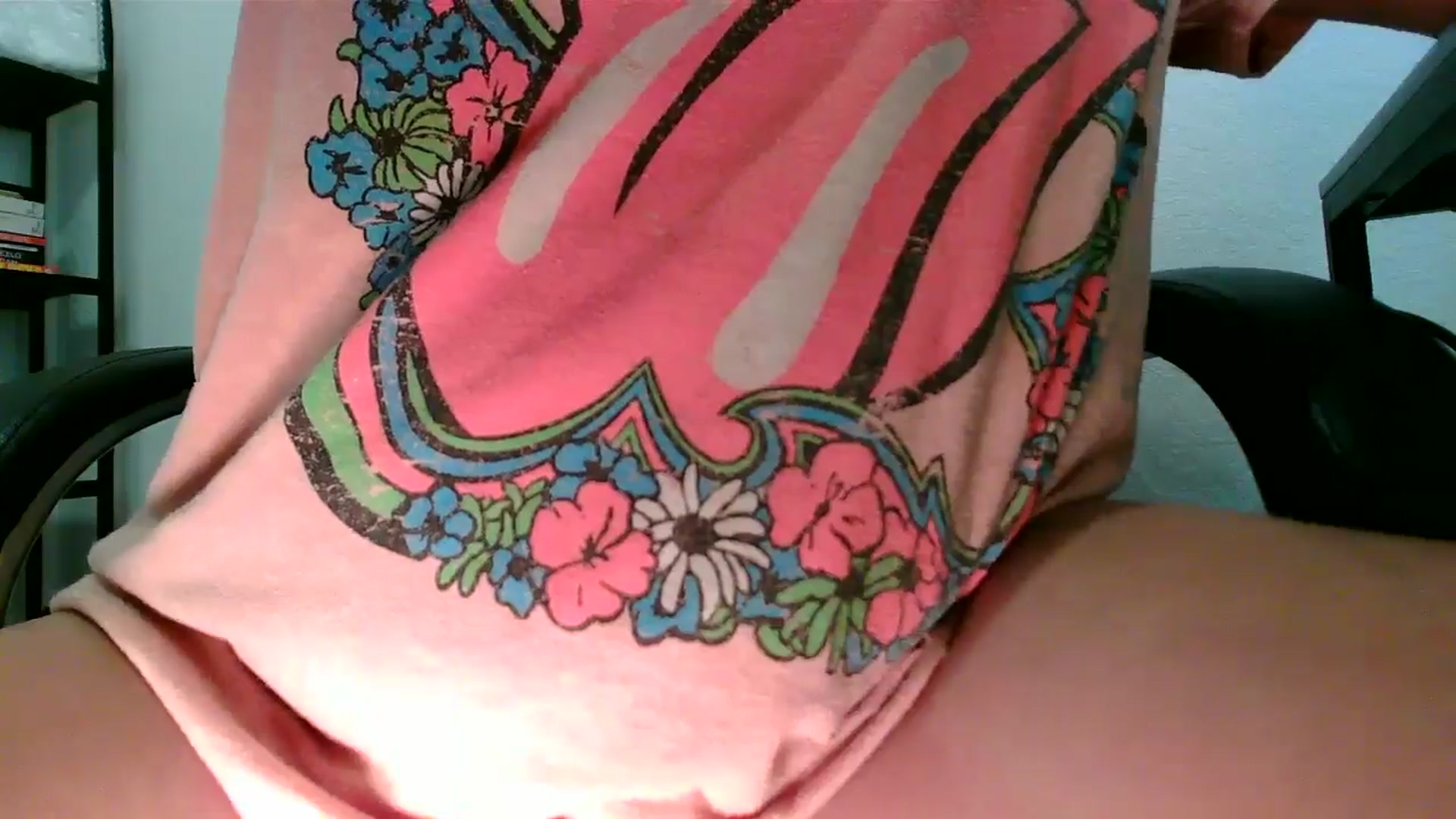 Gallery image thumbnail from MickaylaMinx's myfreecams stream on, 12/10/2024, 19:21 image 7 of 20