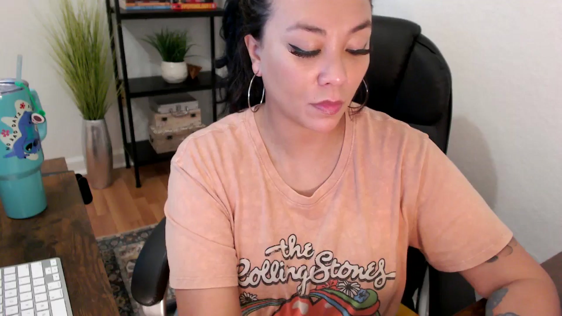 Gallery image thumbnail from MickaylaMinx's myfreecams stream on, 12/10/2024, 20:38 image 6 of 20