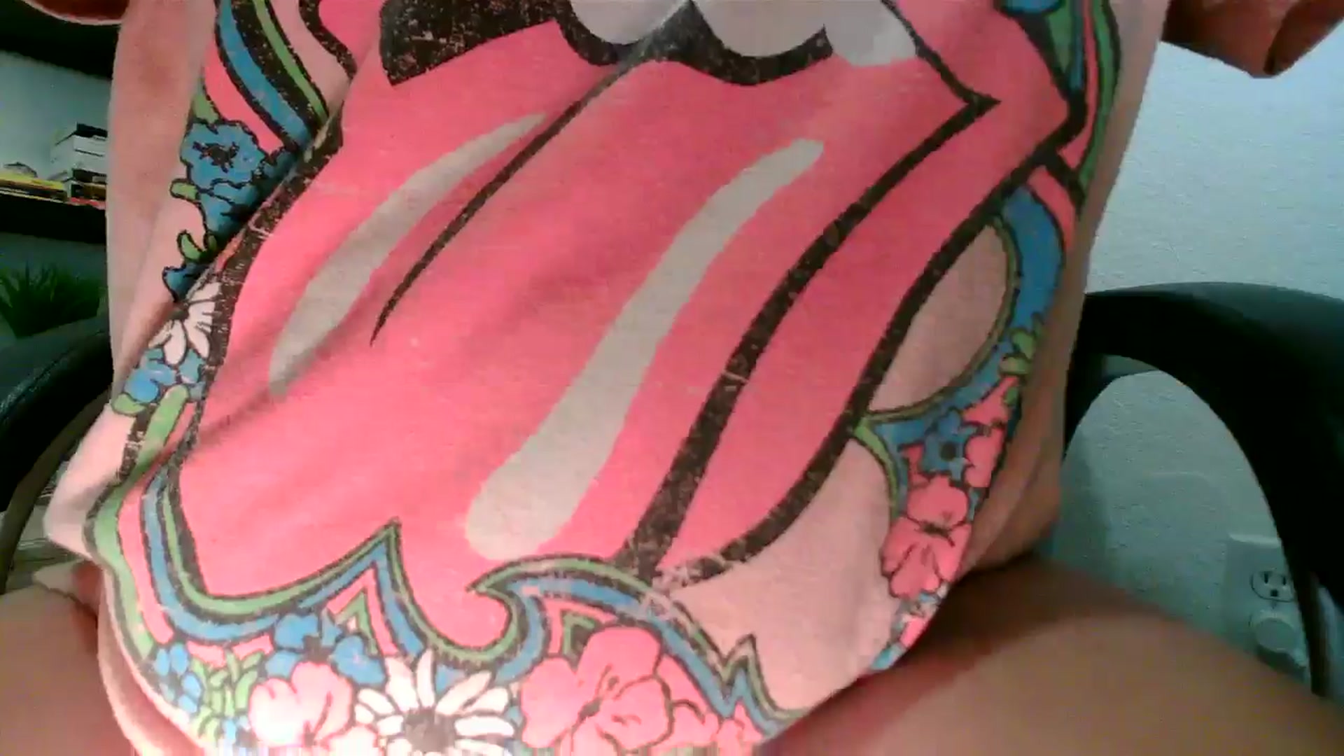Gallery image thumbnail from MickaylaMinx's myfreecams stream on, 12/10/2024, 20:38 image 16 of 20