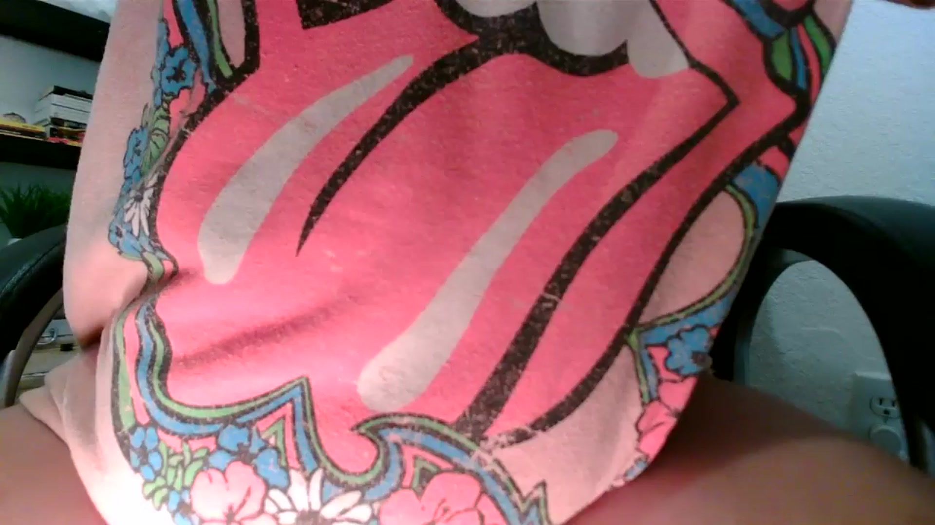 Gallery image thumbnail from MickaylaMinx's myfreecams stream on, 12/10/2024, 20:38 image 15 of 20