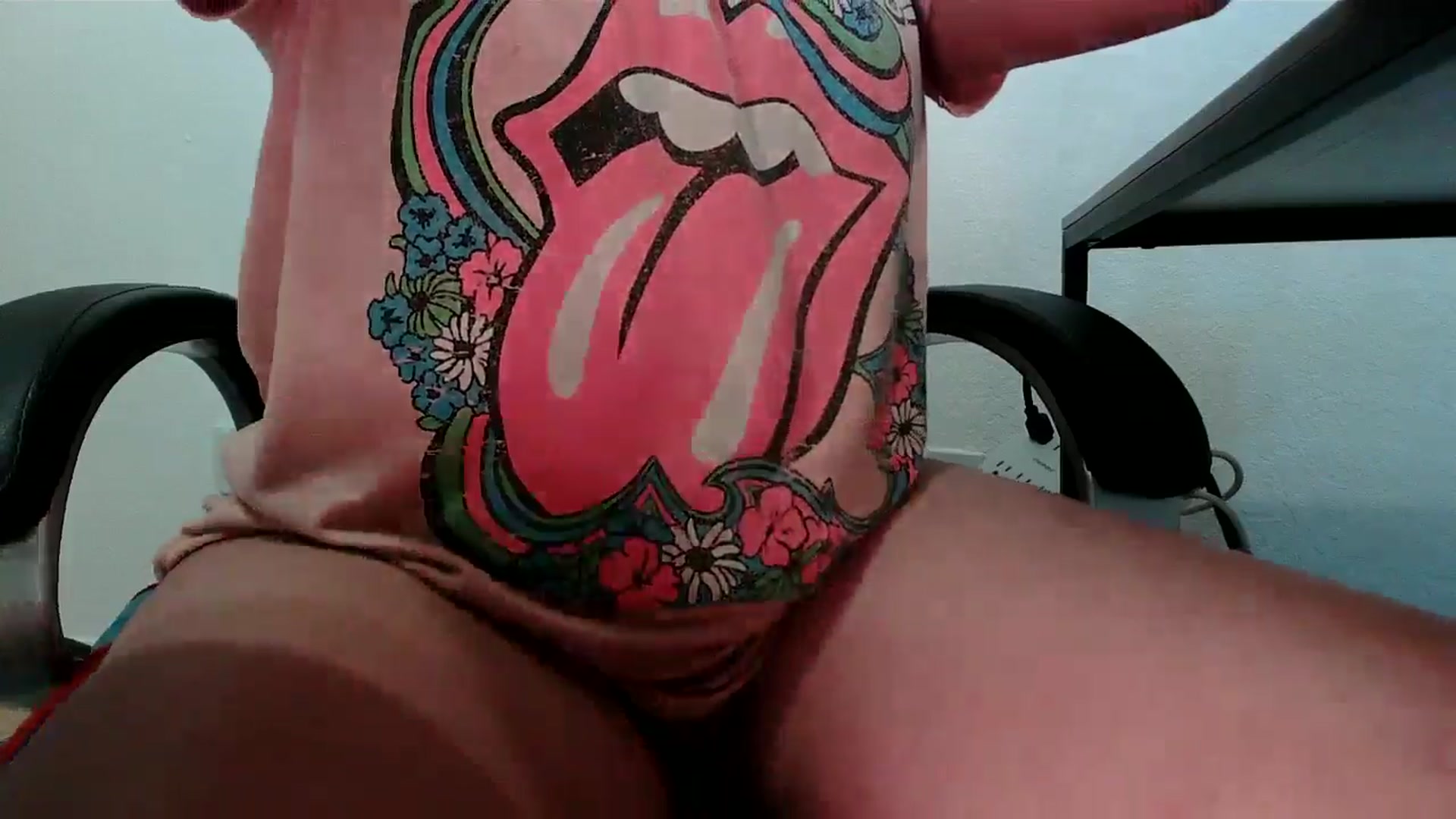 Gallery image thumbnail from MickaylaMinx's myfreecams stream on, 12/10/2024, 20:38 image 10 of 20