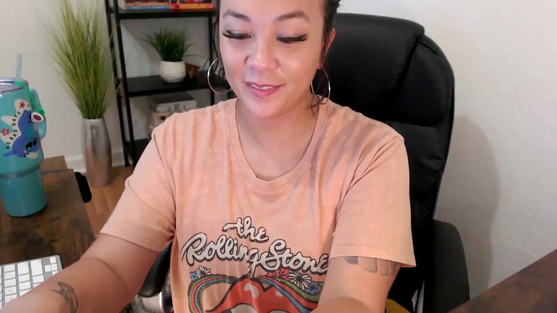 Gallery image thumbnail from MickaylaMinx's myfreecams stream on, 12/10/2024, 20:38 image 7 of 20