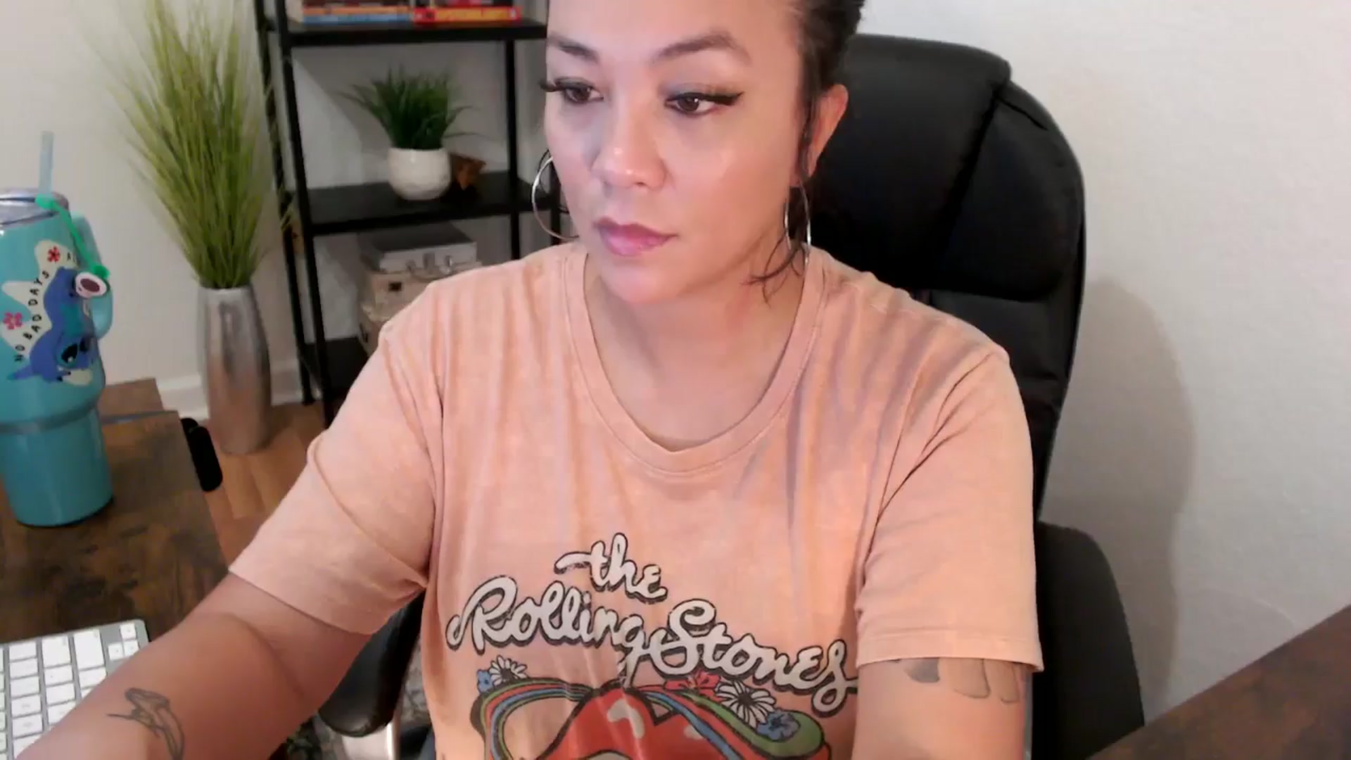 Gallery image thumbnail from MickaylaMinx's myfreecams stream on, 12/10/2024, 20:38 image 4 of 20