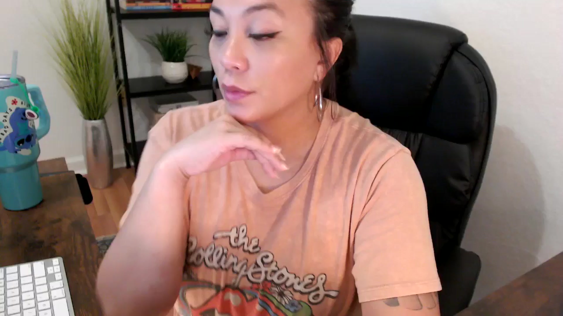 Gallery image thumbnail from MickaylaMinx's myfreecams stream on, 12/10/2024, 20:38 image 2 of 20