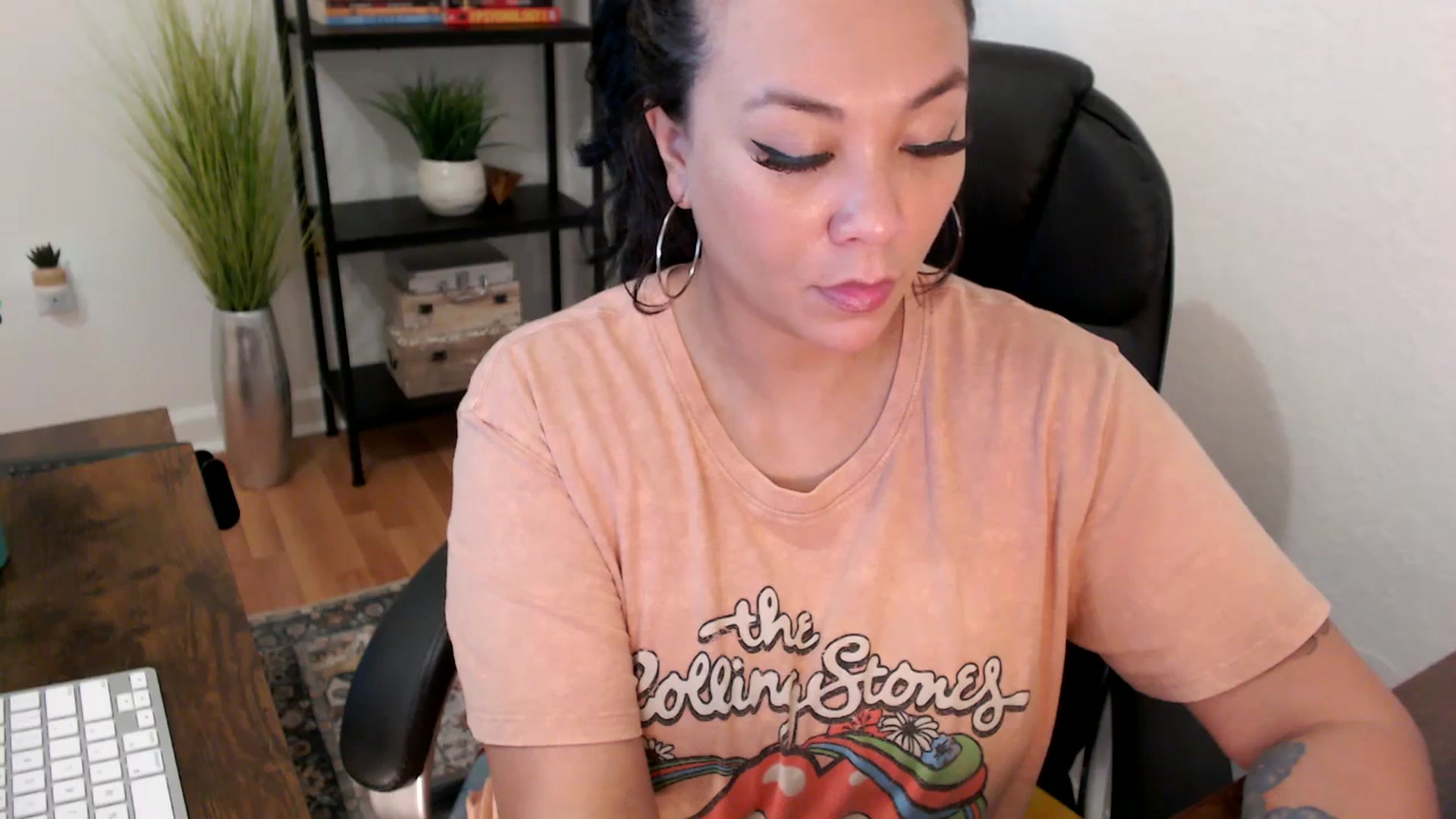 Gallery image thumbnail from MickaylaMinx's myfreecams stream on, 12/10/2024, 20:38 image 9 of 20