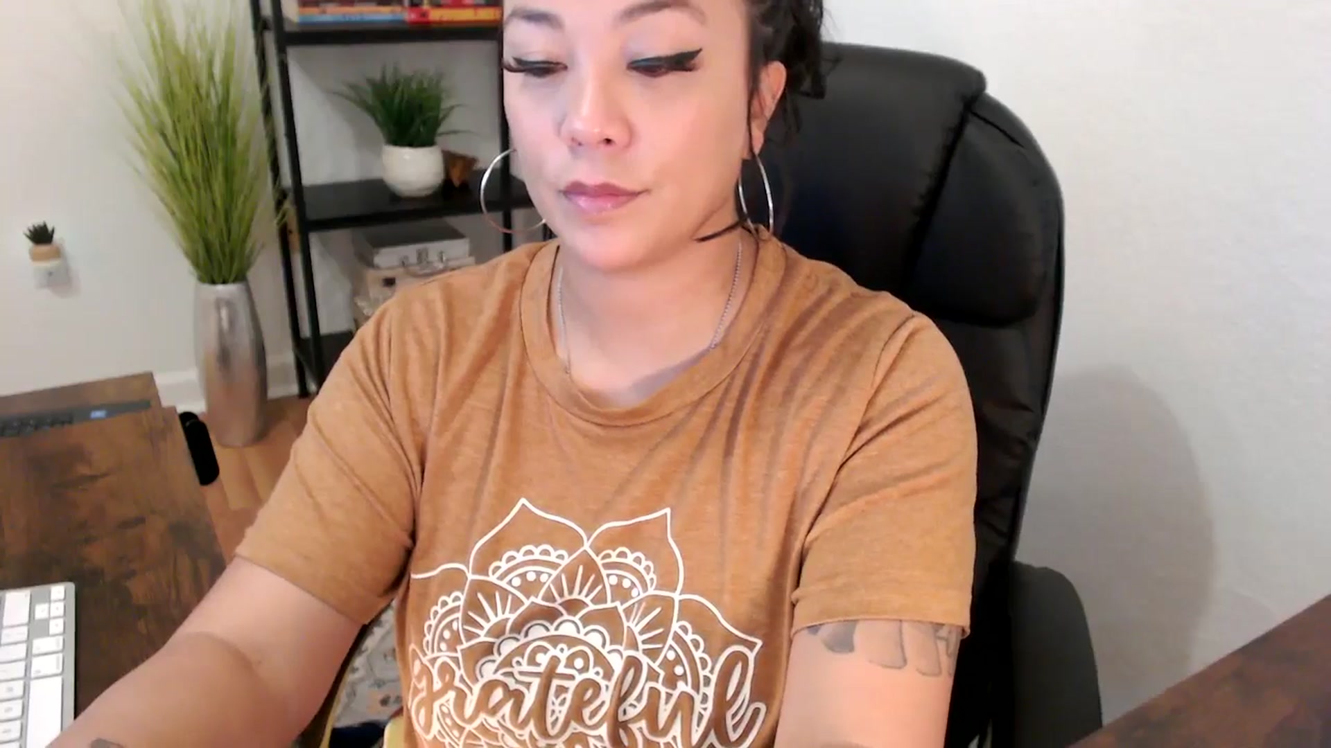 Gallery image thumbnail from MickaylaMinx's myfreecams stream on, 12/11/2024, 16:24 image 10 of 20