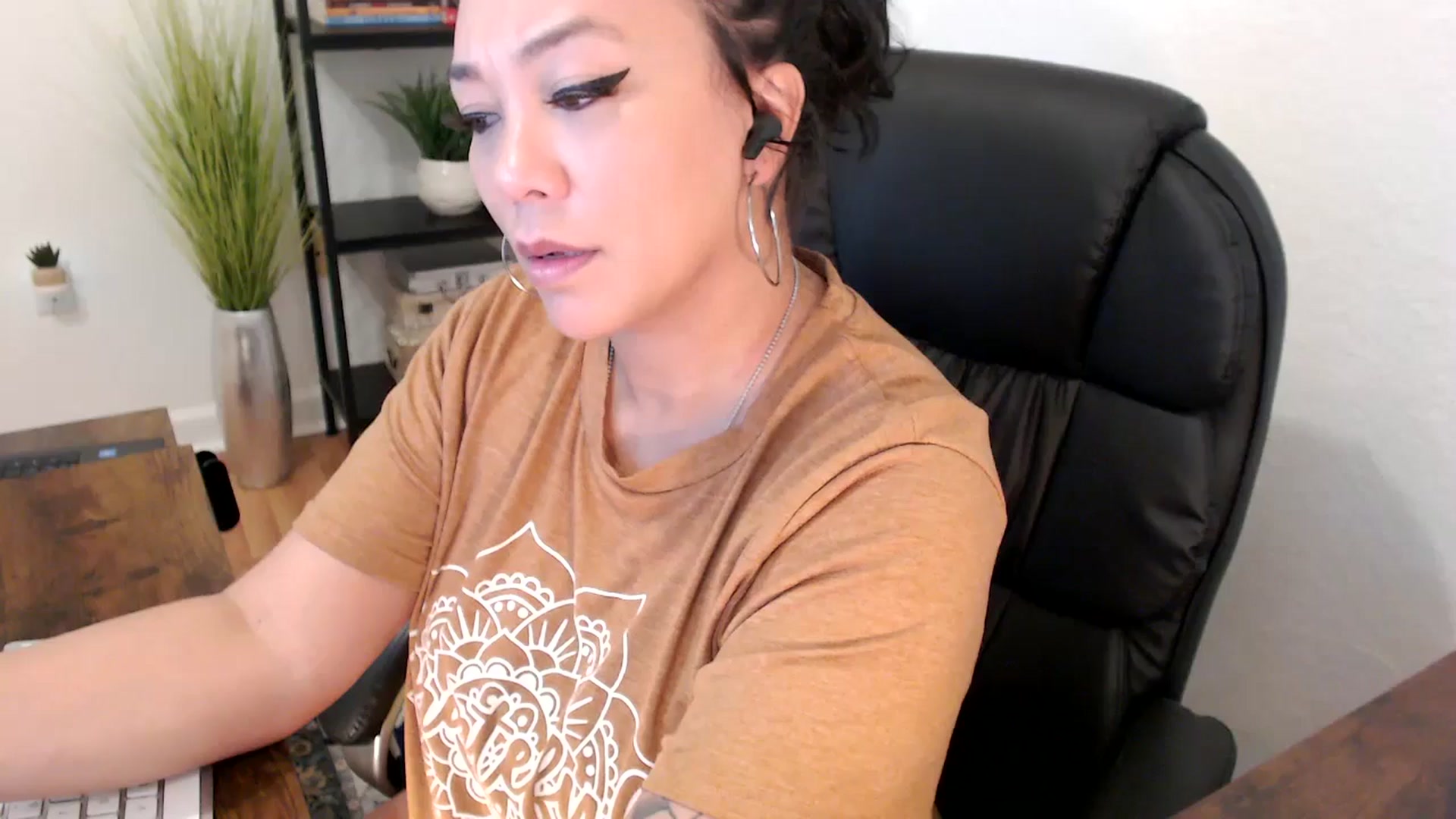Gallery image thumbnail from MickaylaMinx's myfreecams stream on, 12/11/2024, 16:24 image 12 of 20