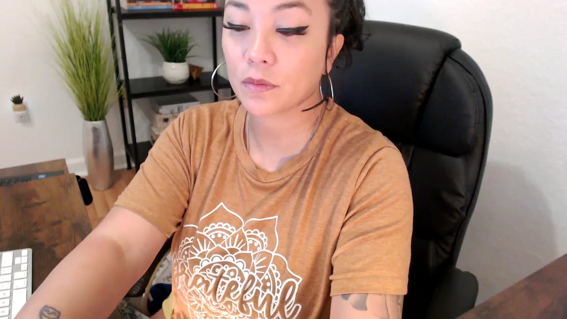 Gallery image thumbnail from MickaylaMinx's myfreecams stream on, 12/11/2024, 16:24 image 4 of 20