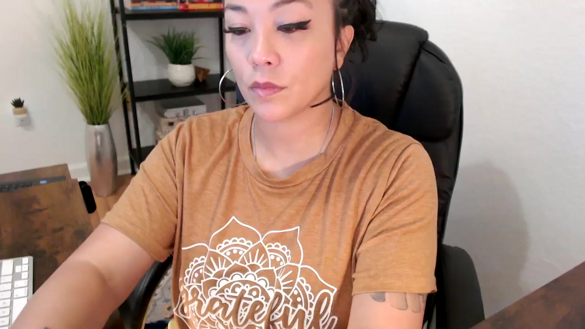 Gallery image thumbnail from MickaylaMinx's myfreecams stream on, 12/11/2024, 16:24 image 8 of 20