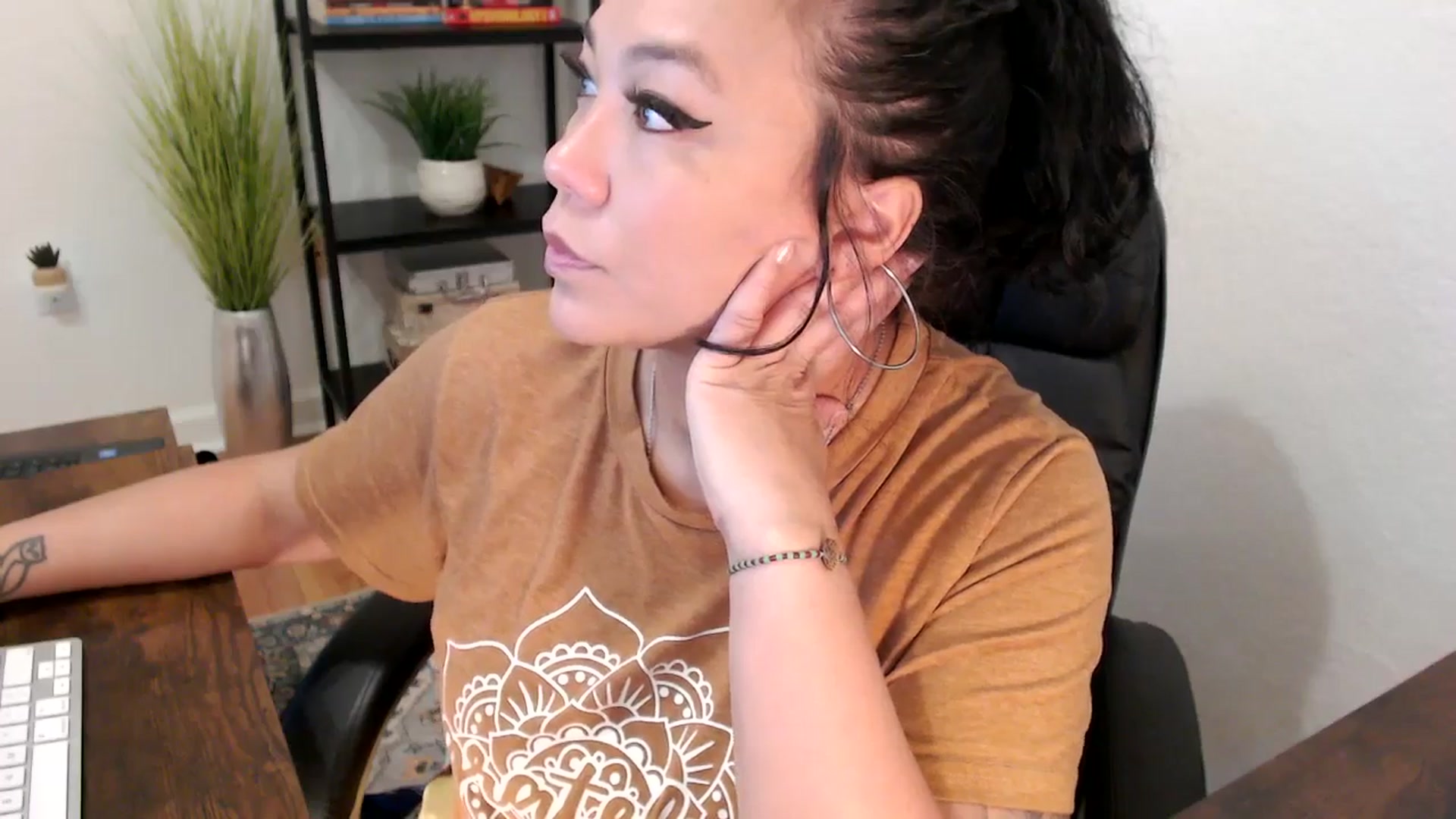 Gallery image thumbnail from MickaylaMinx's myfreecams stream on, 12/11/2024, 16:24 image 11 of 20