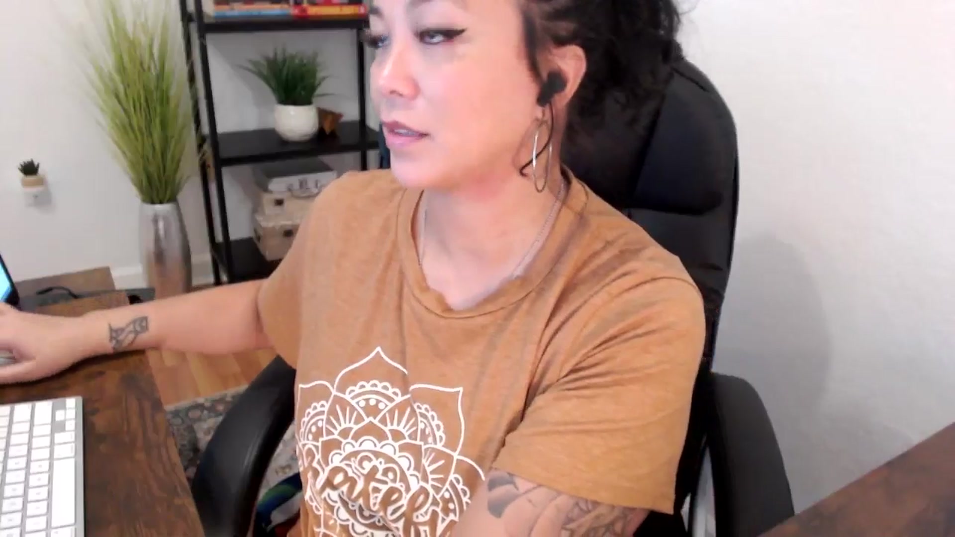 Gallery image thumbnail from MickaylaMinx's myfreecams stream on, 12/11/2024, 20:23 image 4 of 20
