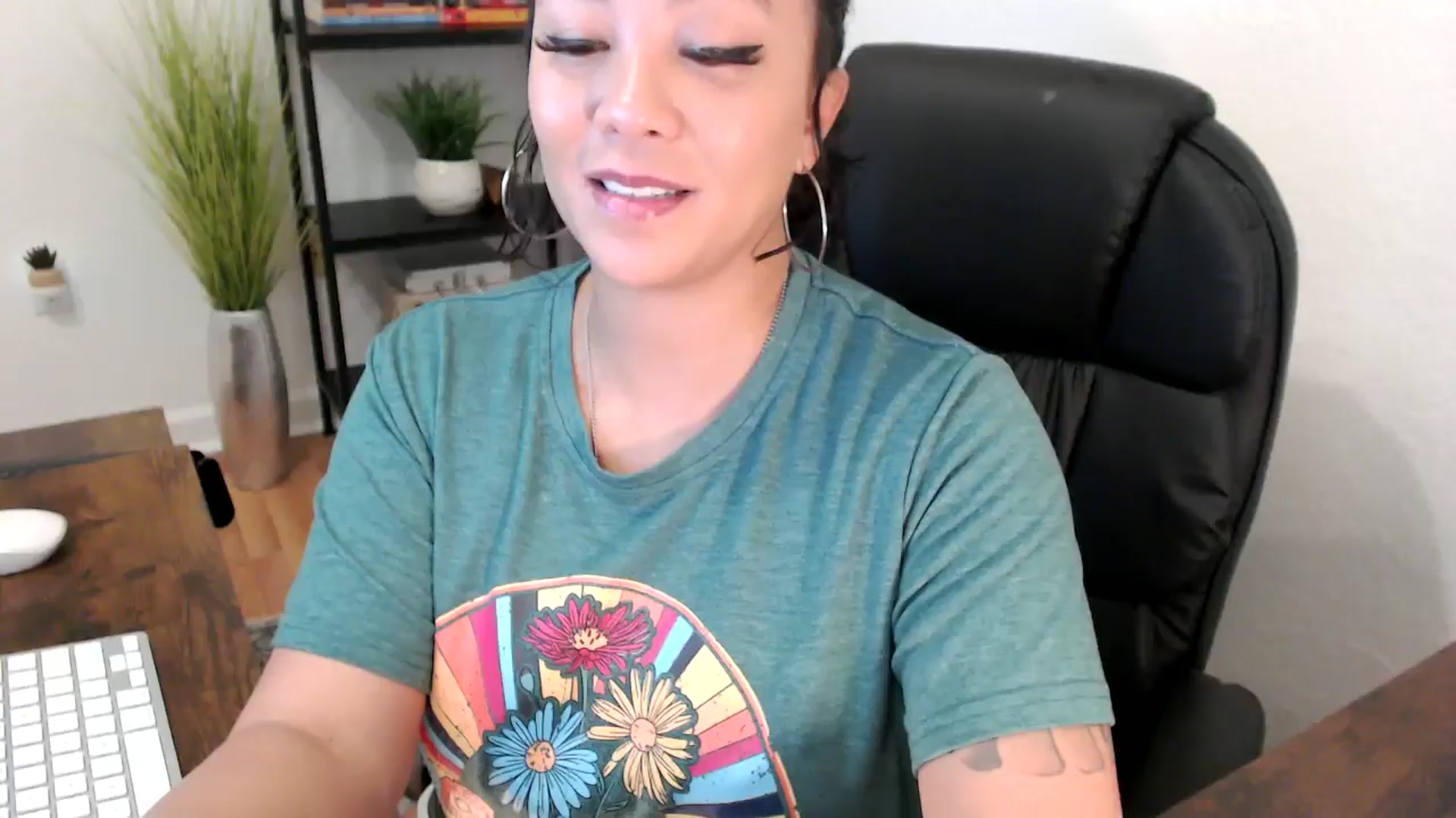Gallery image thumbnail from MickaylaMinx's myfreecams stream on, 12/12/2024, 17:09 image 14 of 20