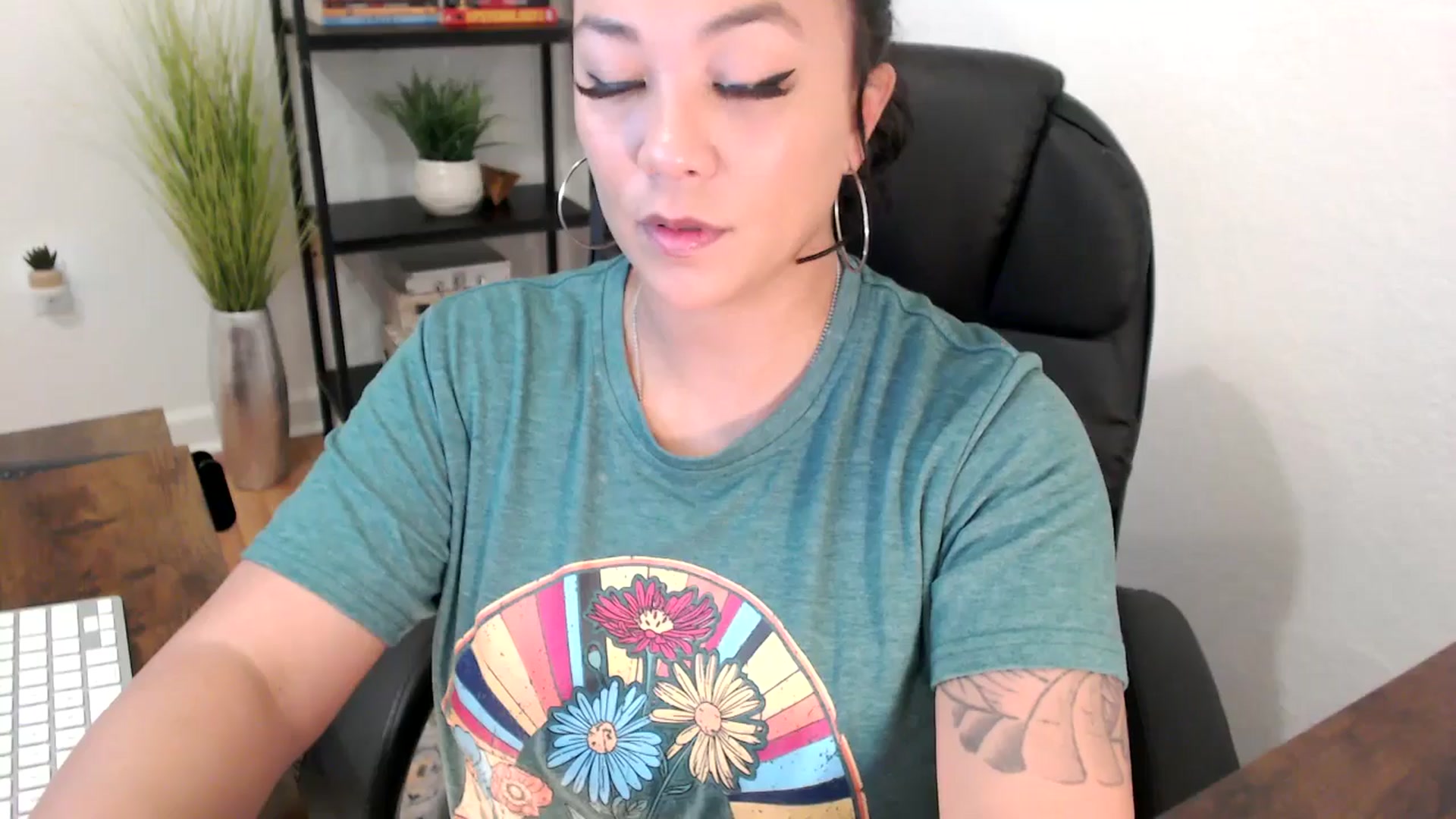 Gallery image thumbnail from MickaylaMinx's myfreecams stream on, 12/12/2024, 17:09 image 3 of 20