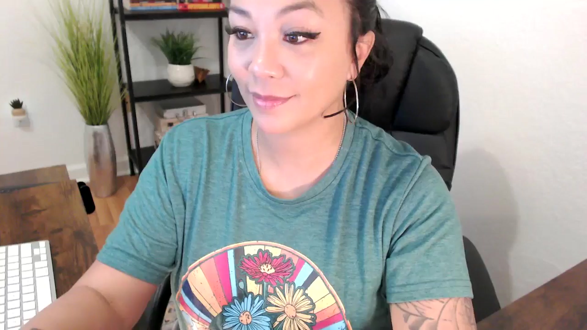 Gallery image thumbnail from MickaylaMinx's myfreecams stream on, 12/12/2024, 17:09 image 2 of 20