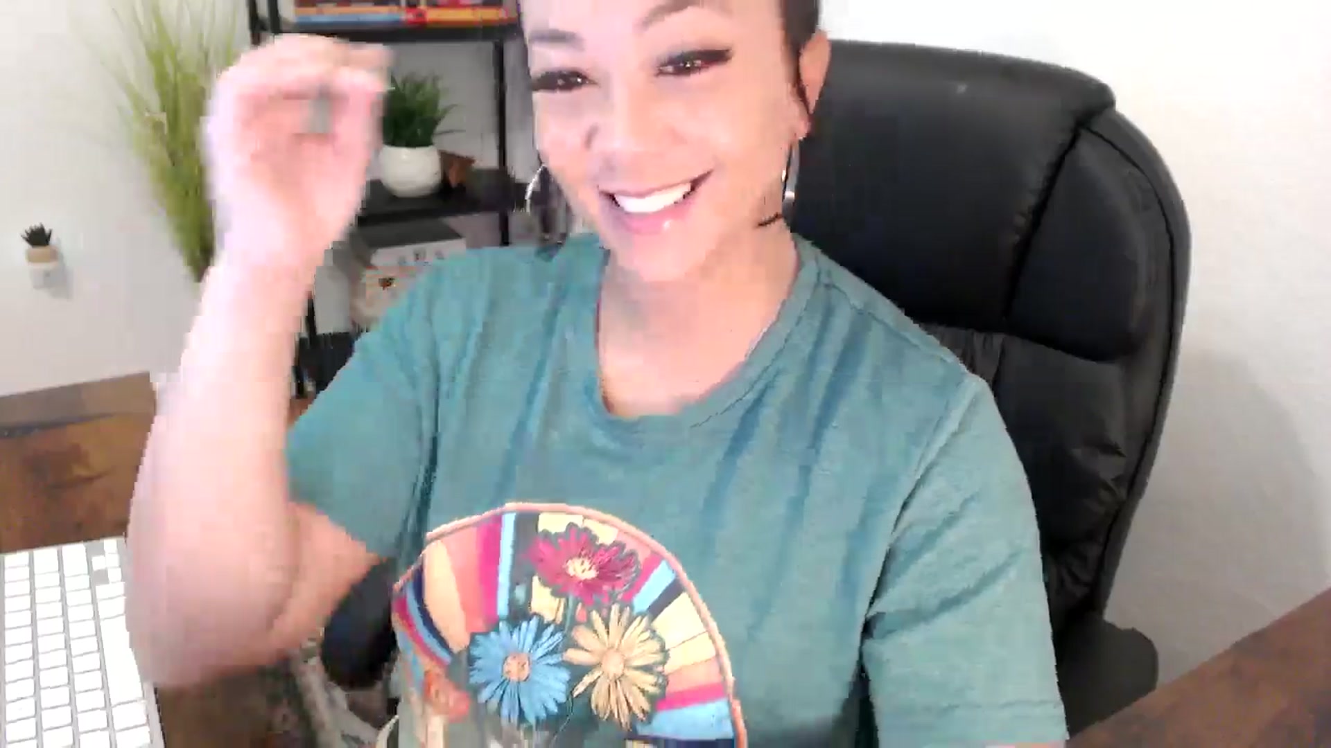 Gallery image thumbnail from MickaylaMinx's myfreecams stream on, 12/12/2024, 17:09 image 10 of 20