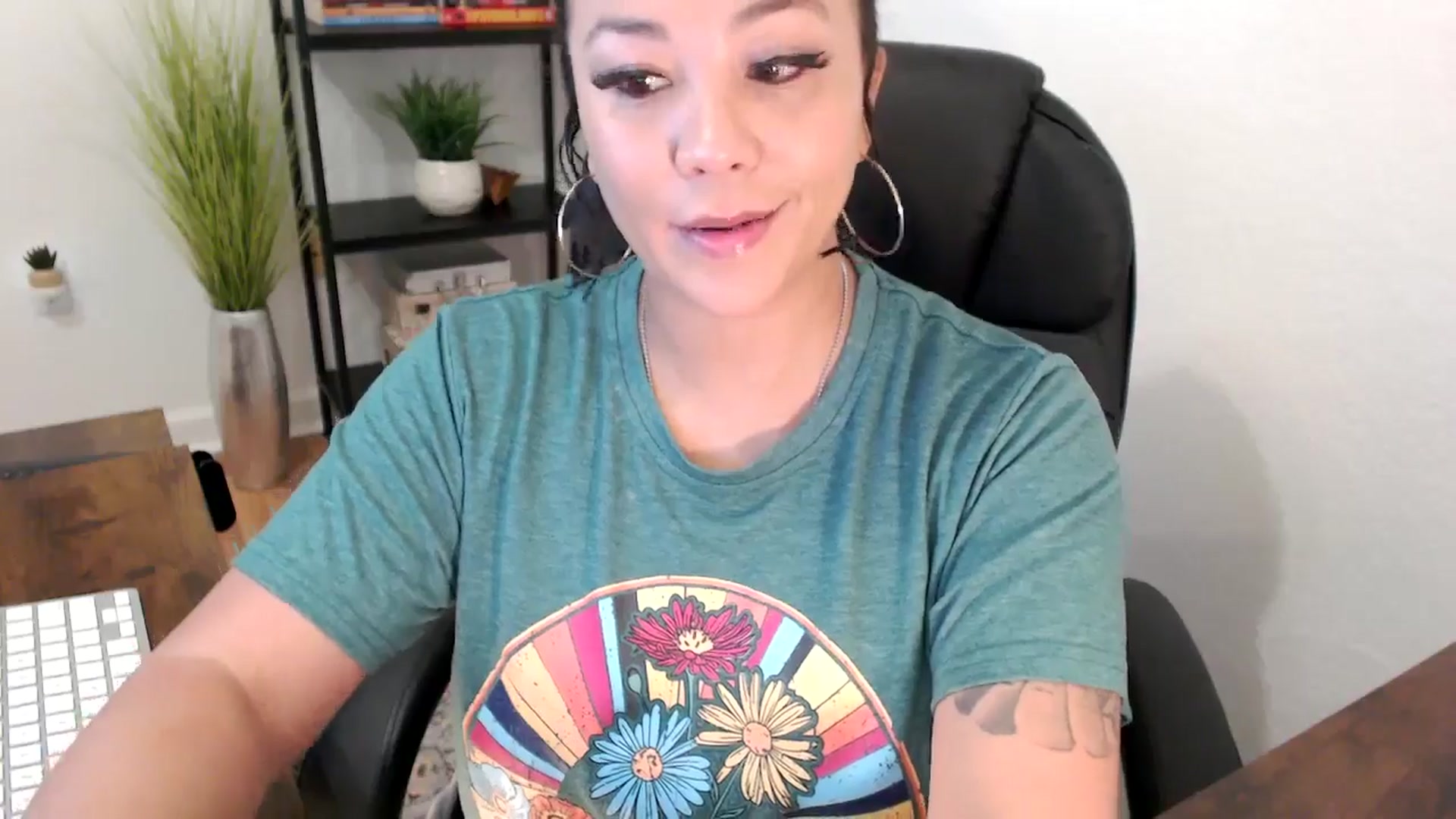 Gallery image thumbnail from MickaylaMinx's myfreecams stream on, 12/12/2024, 17:09 image 5 of 20